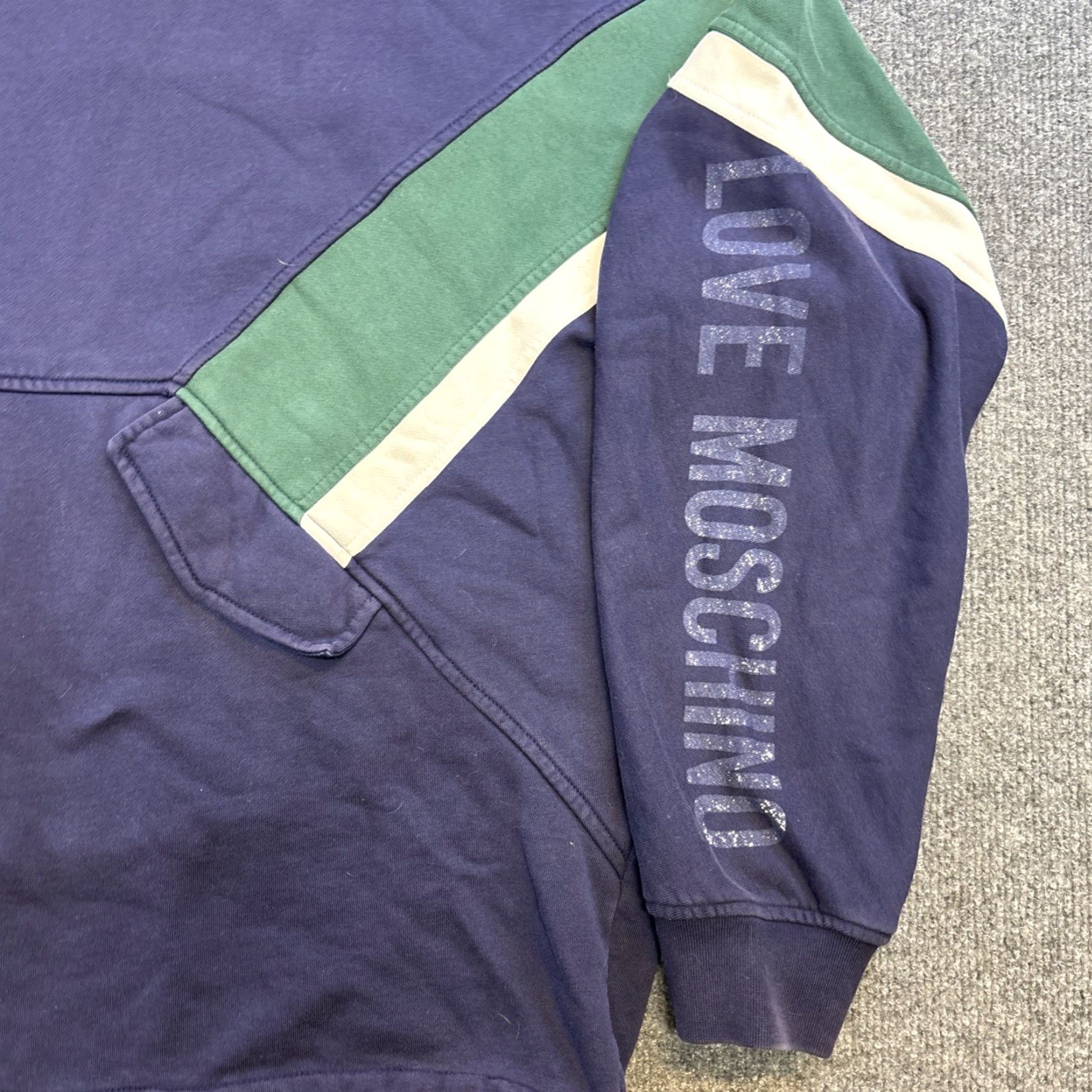 Moschino Love Moschino Sweatshirt Pullover Graphic Logo Navy Blue Colorblock XL Men’s Regular Crew Neck Long Sleeve Size US XL / EU 56 / 4 - 5 Thumbnail