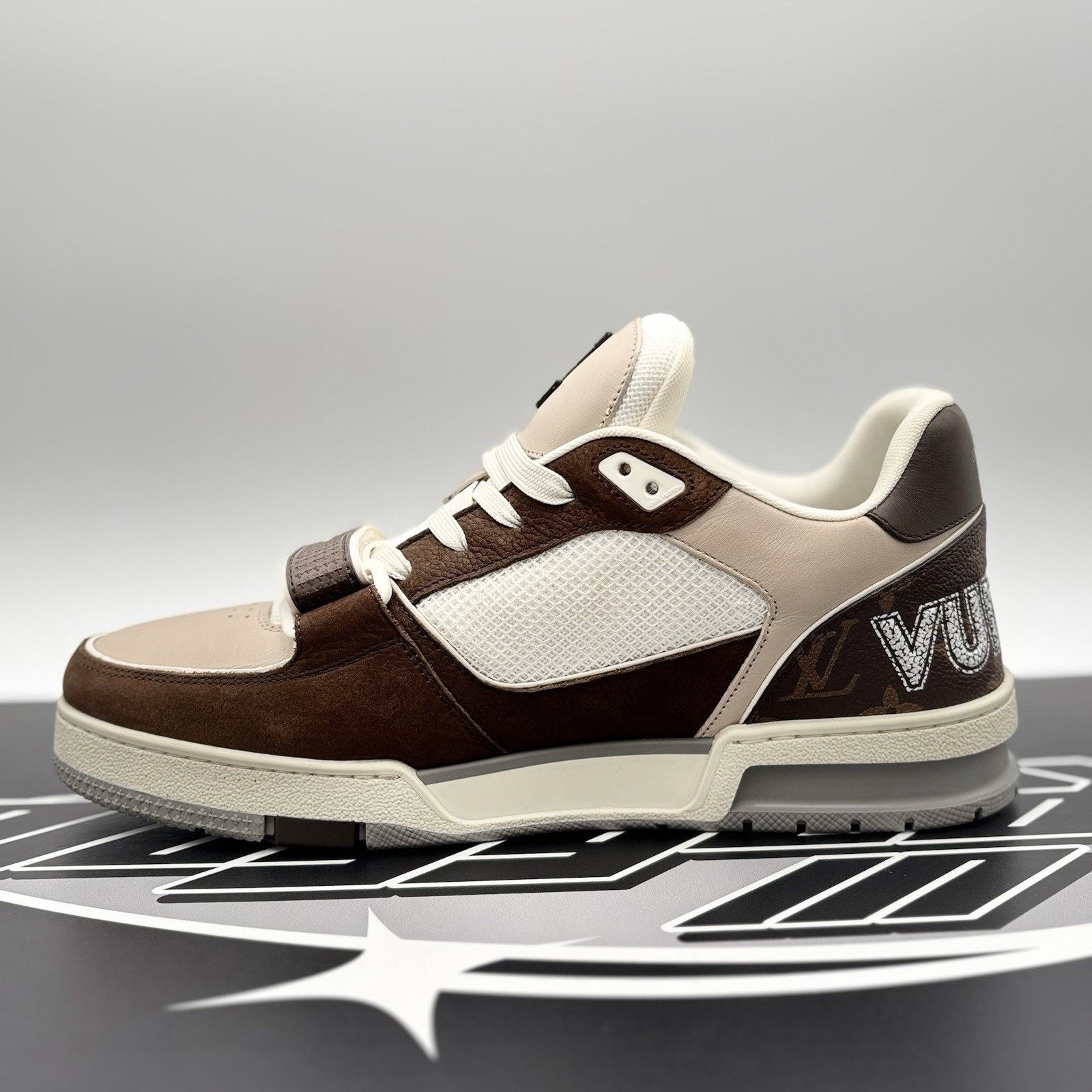 Louis Vuitton 10-10.5 US Louis Vuitton Trainer Strap ' Brown Beige ' GREAT Size US 10 / EU 43 - 4 Thumbnail