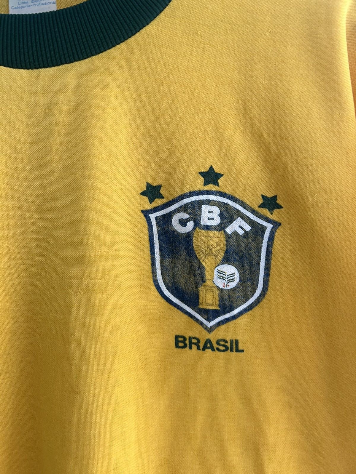 Vintage 1981/82 Brazil Home Kit Size US M / EU 48-50 / 2 - 4 Thumbnail
