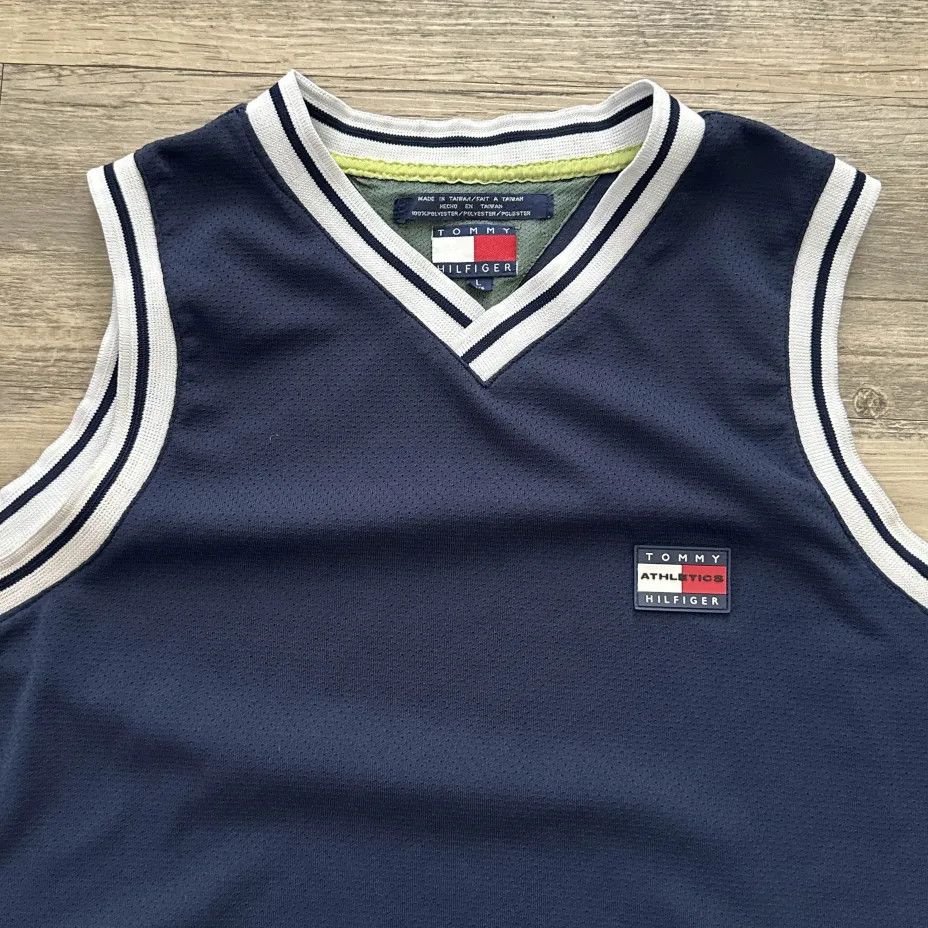 Tommy Hilfiger Vintage Tommy Hilfiger Athletics Basketball Jersey Tank Top Size US L / EU 52-54 / 3 - 3 Thumbnail