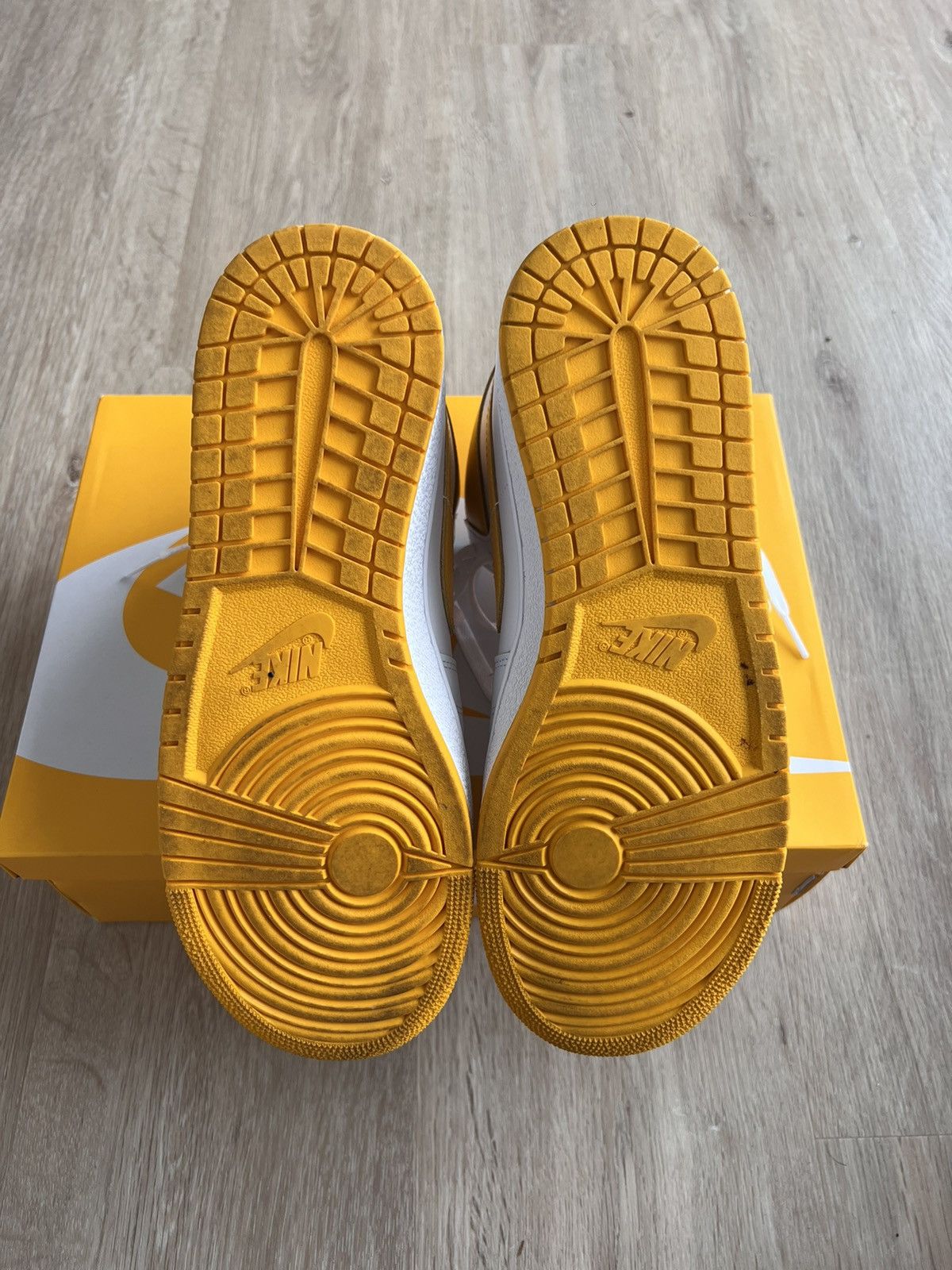 Nike Jordan Air Ship PE SP “University Gold” Size US 9.5 / EU 42-43 - 5 Thumbnail