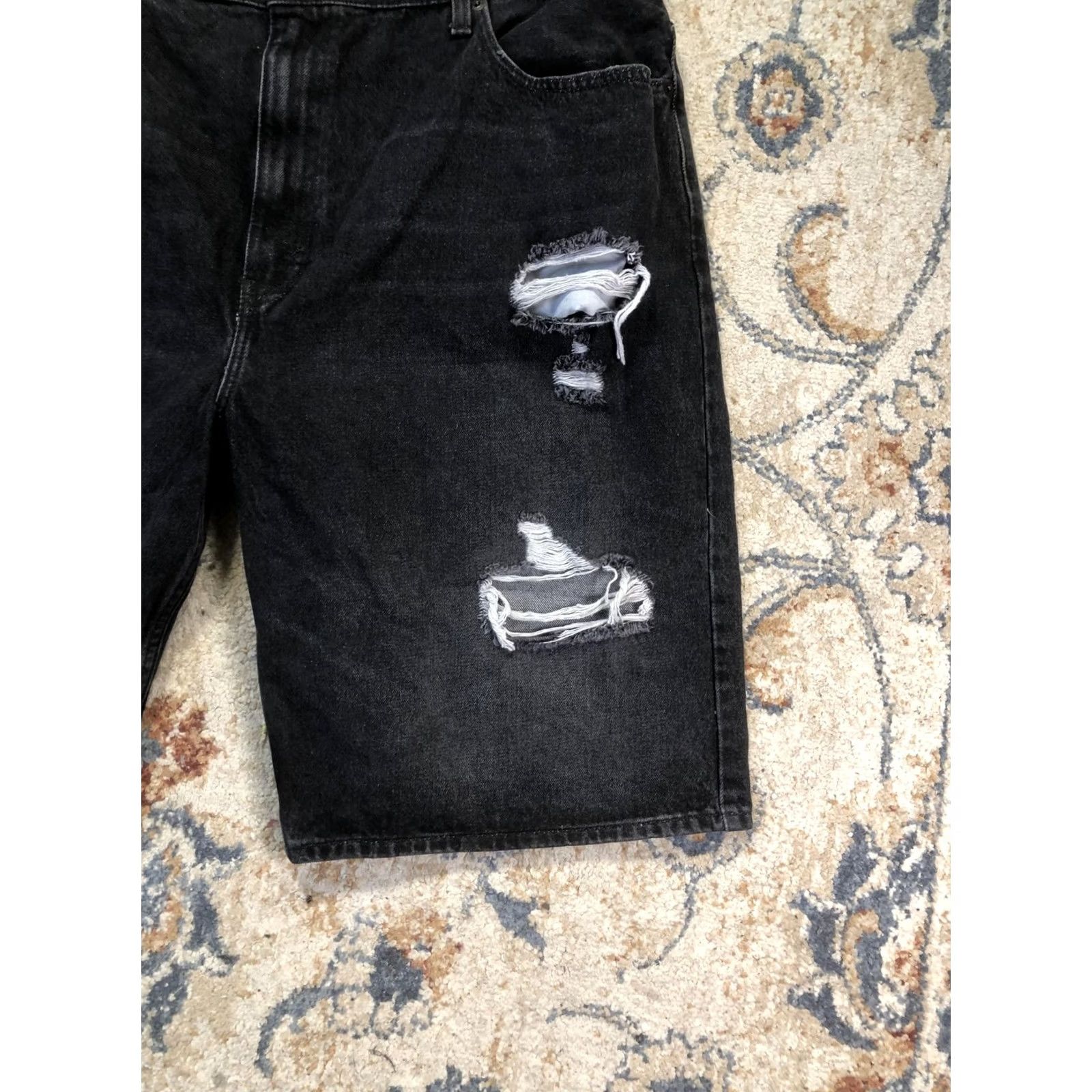 Levi's Levi's 569 Bermuda Shorts Mens 42 Black Denim Distressed 5-Pocket Relaxed Fit Shorts Size US 42 / EU 58 - 5 Thumbnail