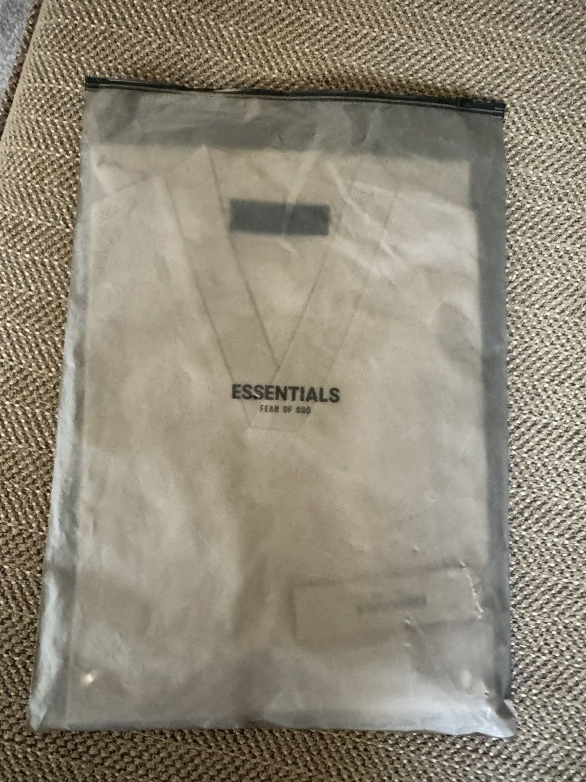 Essentials Essentials Fear of God V-Neck Tee Silver Cloud Large Size US L / EU 52-54 / 3 - 7 Thumbnail