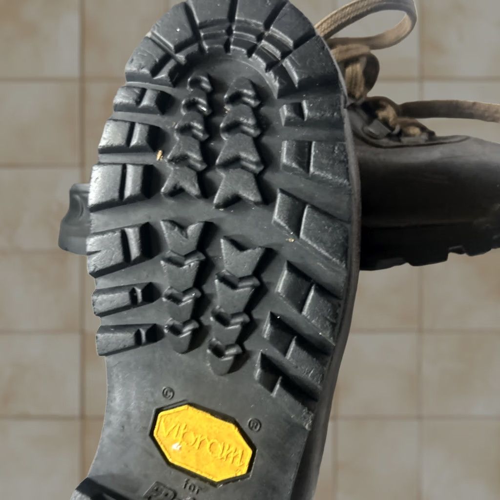 Vibram VINTAGE Raichle Mountaineering Boots Men 8.5 M Women 10.5 M Brown Leather W Vibram Soles Mens Girls Womens Boots Size US 11 / IT 41 - 1 Thumbnail