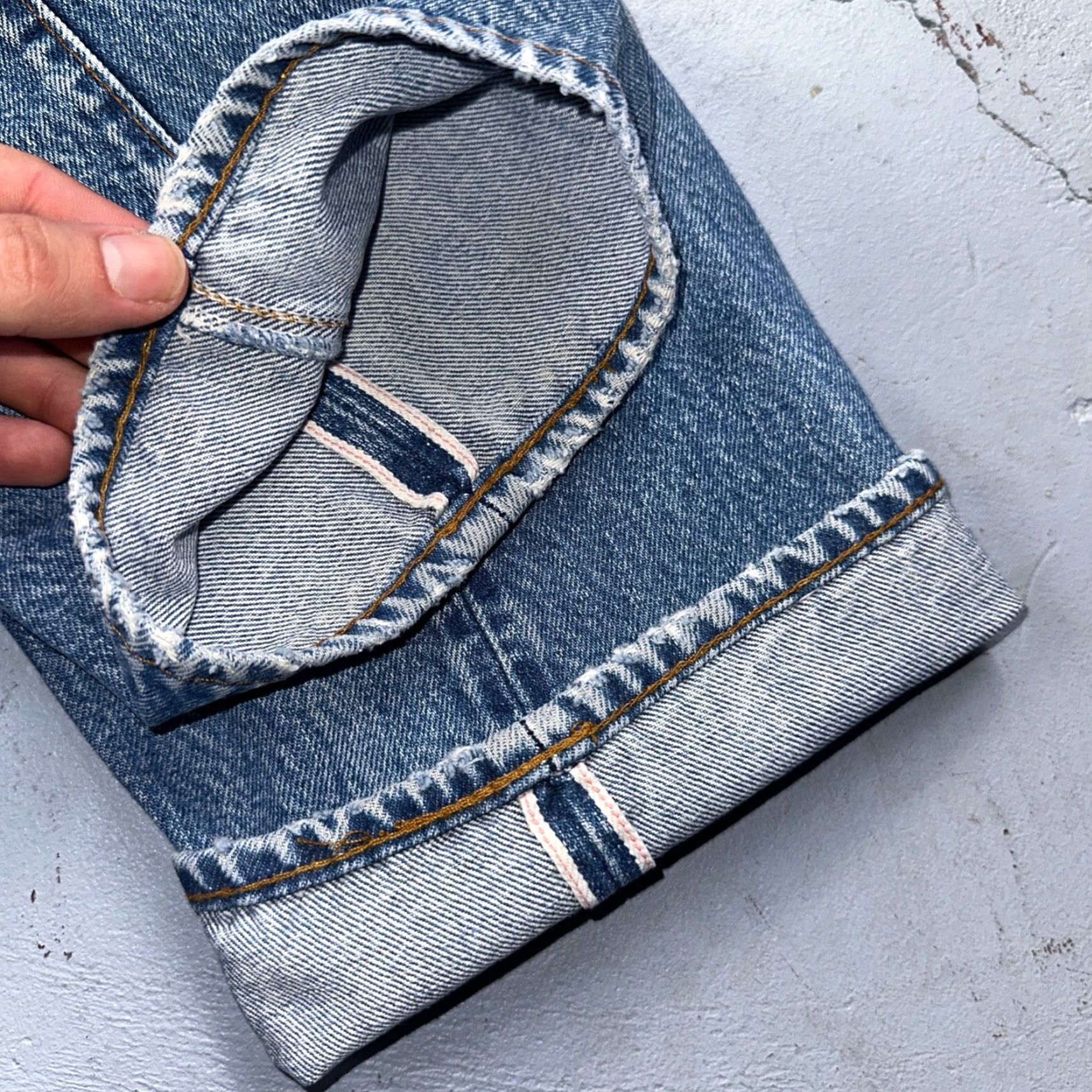 Levi's VINTAGE Levi's 501 XX Jeans 80s Straight Denim Blue Light Wash Selvedge Redline Stained 28X33 Mens Regular × USA × USA XX Jeans Federation? Size US 28 / EU 44 - 3 Thumbnail