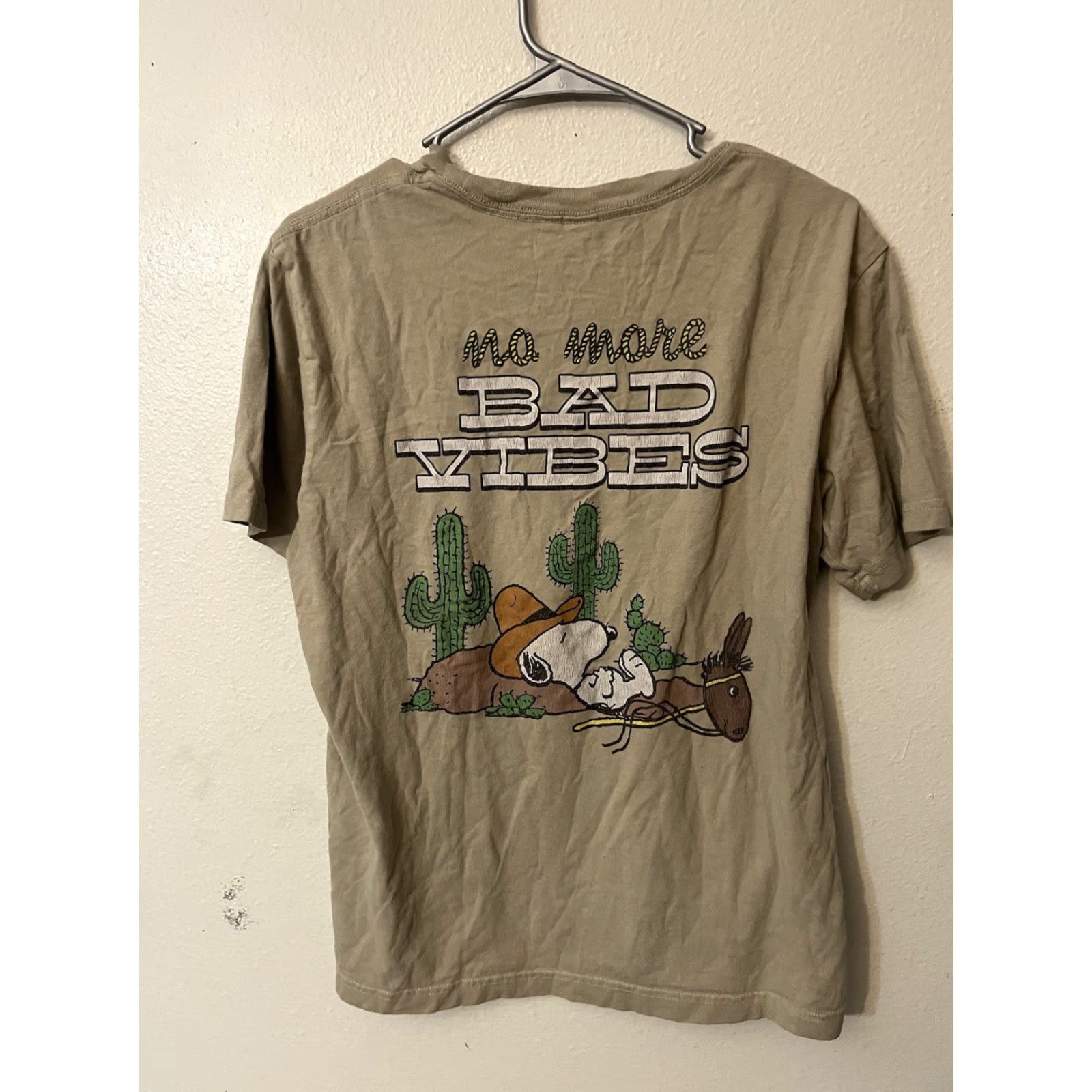 Gap GAP Tan Relaxed Snoopy Graphic Tee Mens Shirt Small S Beige Short Sleeve Size US S / EU 44-46 / 1 - 3 Thumbnail