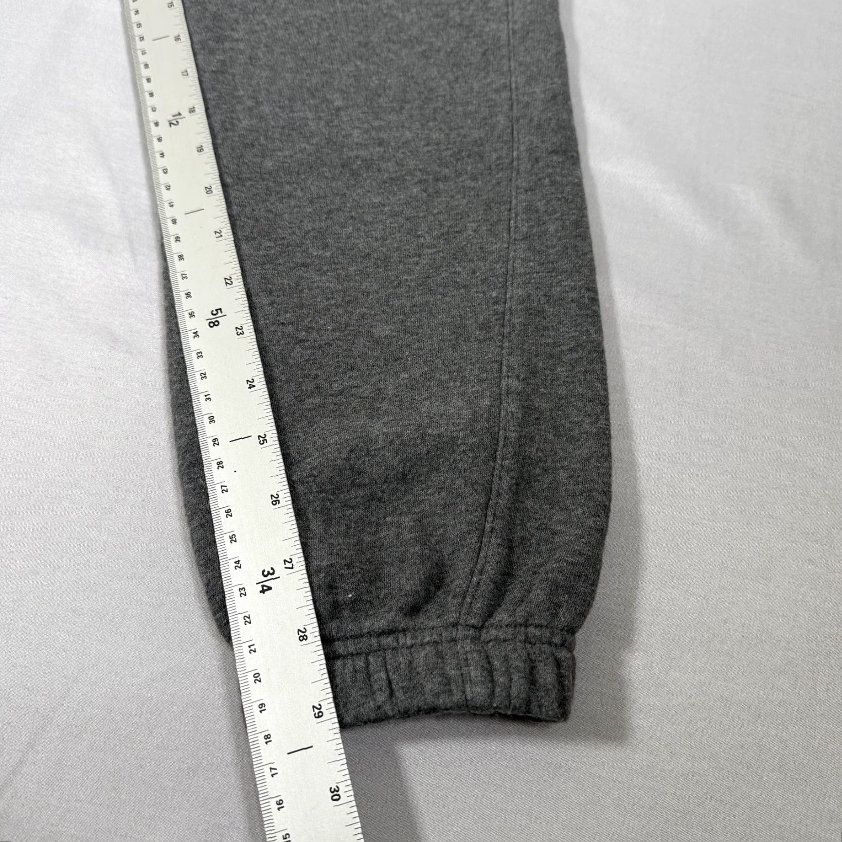 Nike Nike Pants Mens M Gray Club Fleece Joggers Sweatpants Drawstring Gym Basic Size US 31 - 6 Thumbnail