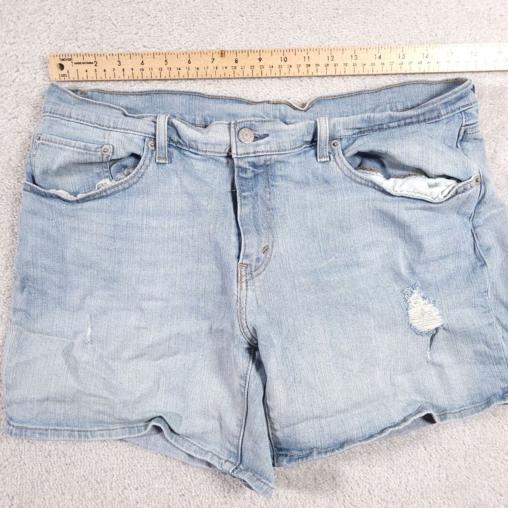 Levi's Levi's Jean Shorts Women's 34W Blue Light Wash Denim Distressed Extra Stretch Shorts Denim Light Blue 90s? Size 24" / US 00 / IT 34 - 7 Thumbnail