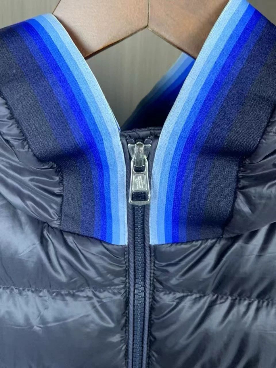 Moncler Moncler Striped Hooded Down Jacket 90% Goose Down Size 2 Size US M / EU 48-50 / 2 - 3 Thumbnail