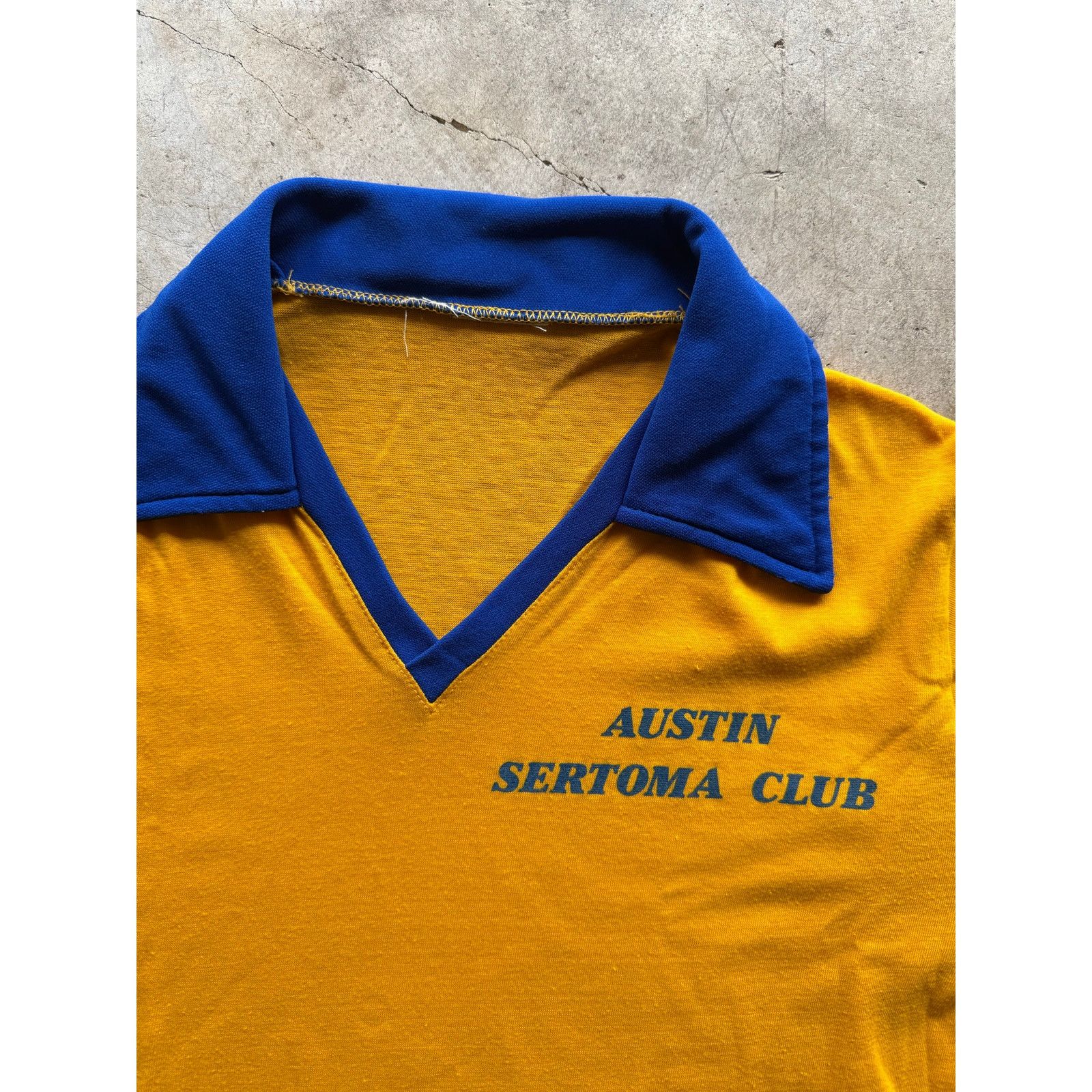 Vintage Vintage 1970s Sertoma Club V-Neck Ringer Collared Yellow Tee Size US S / EU 44-46 / 1 - 3 Thumbnail