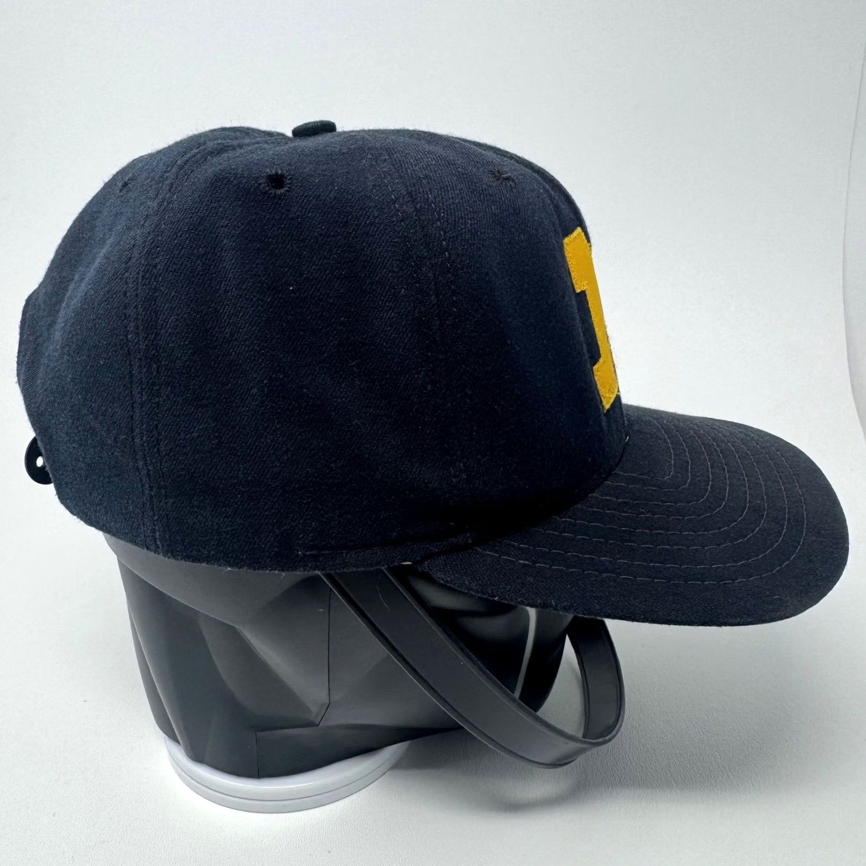New Era VINTAGE New Era Hat Michigan Wolverines Snapback Navy Blue Wool Blend Adjustable Snapback 1990s Mens Boys Women Mens Size ONE SIZE - 5 Thumbnail