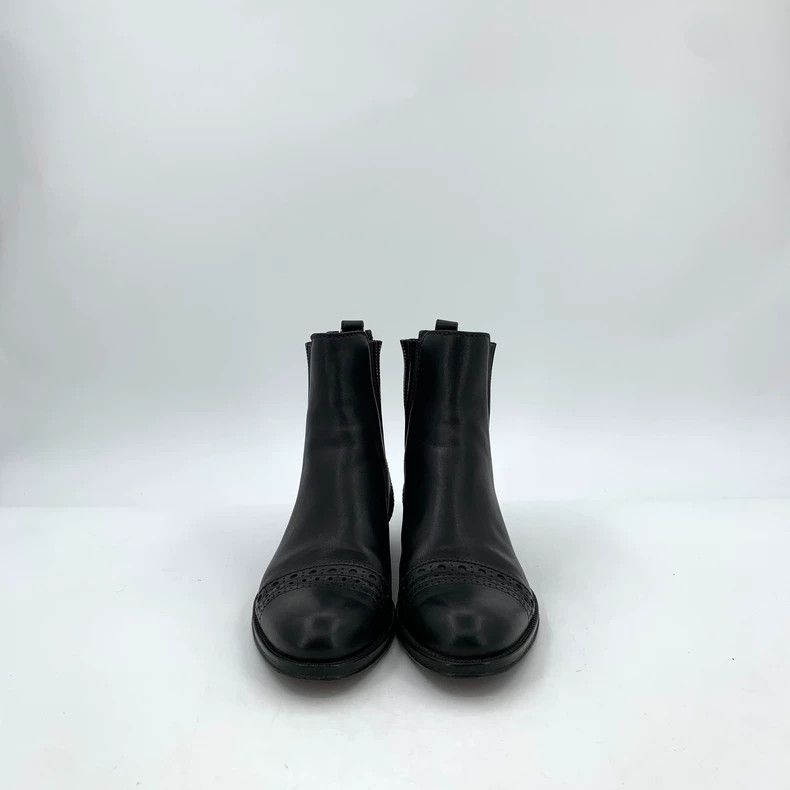 Louis Vuitton Louis Vuitton Black Baroque sculpted round toe leather boo Size US 6.5 / IT 36.5 - 3 Thumbnail