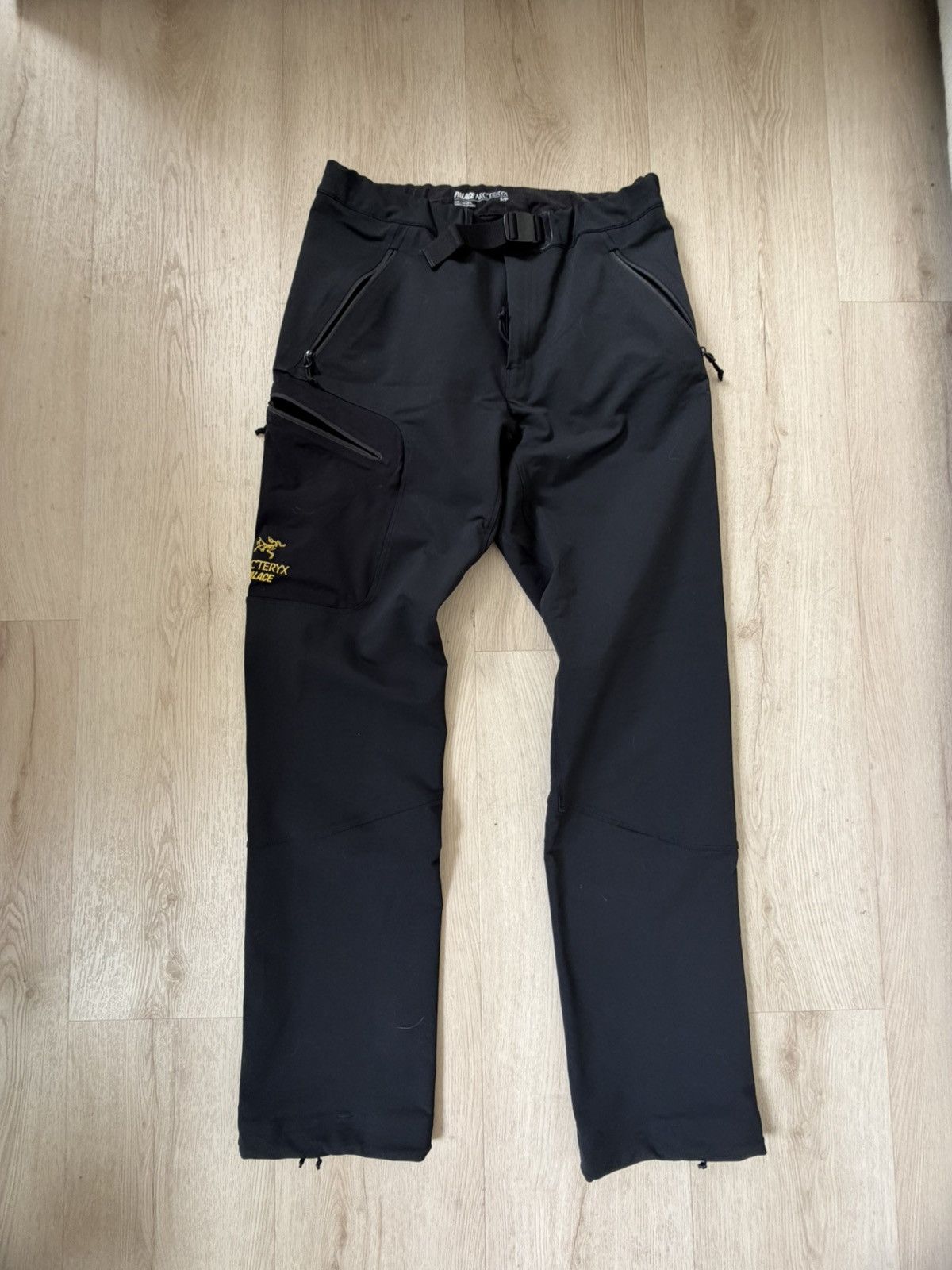 Arc'teryx × Palace Palace Arcteryx Gamma AR pant Size Small RARE Size US 31 - 1 Thumbnail
