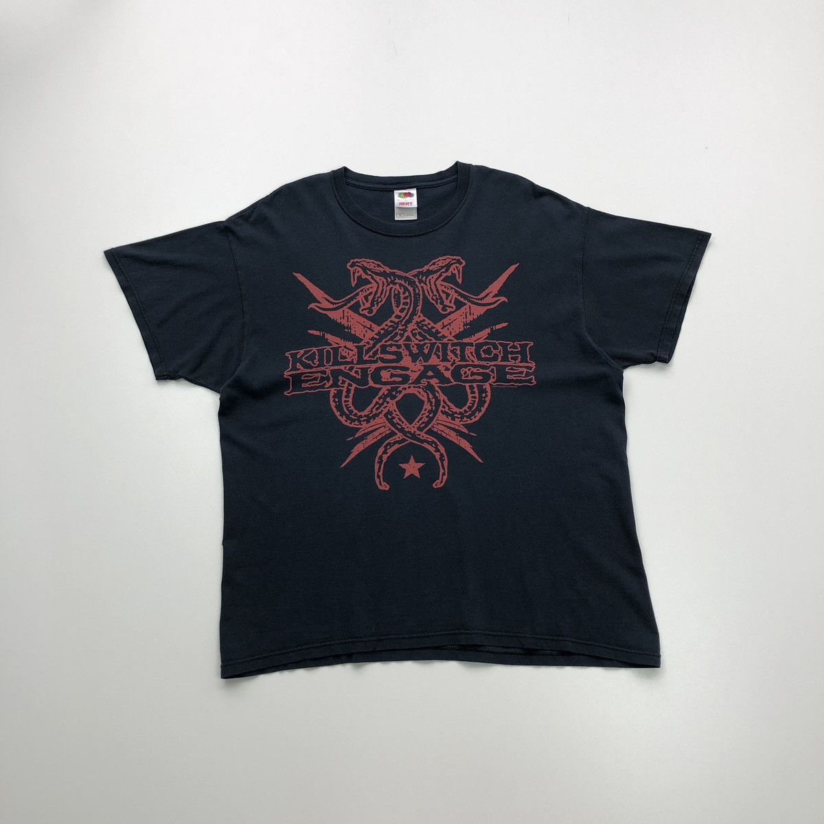 Band Tees KillSwitch Engage 2007 Snakes Printed Vintage 00’s T-Shirt Size US XL / EU 56 / 4 - 1 Thumbnail