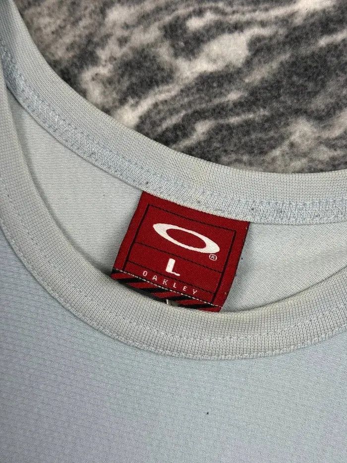 Oakley Vintage Oakley Big Logo T-Shirt 00s Gorpcore Size US L / EU 52-54 / 3 - 4 Thumbnail