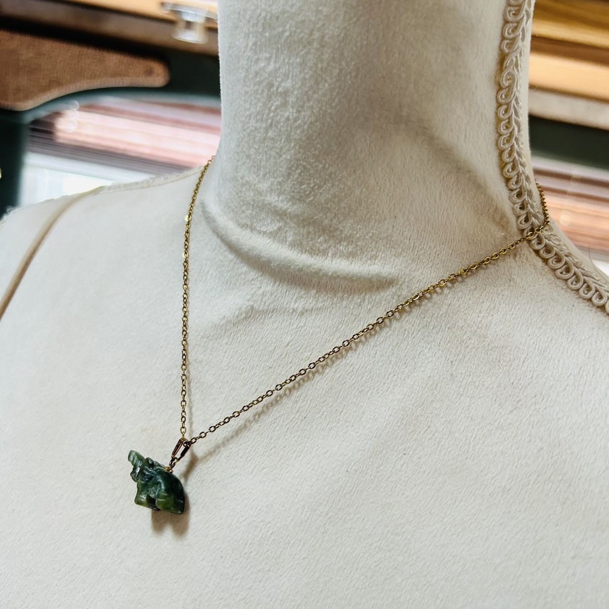 Vintage Vintage hand carved nephrite jade lucky elephant necklace Size ONE SIZE - 3 Thumbnail
