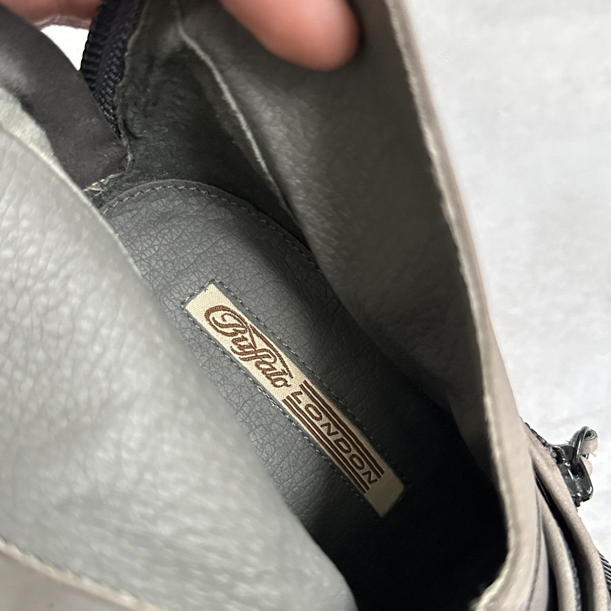 Buffalo London 00s Buffalo London Zipper Heels Leather El Dantes Vibe Size US 8 / IT 38 - 13 Thumbnail