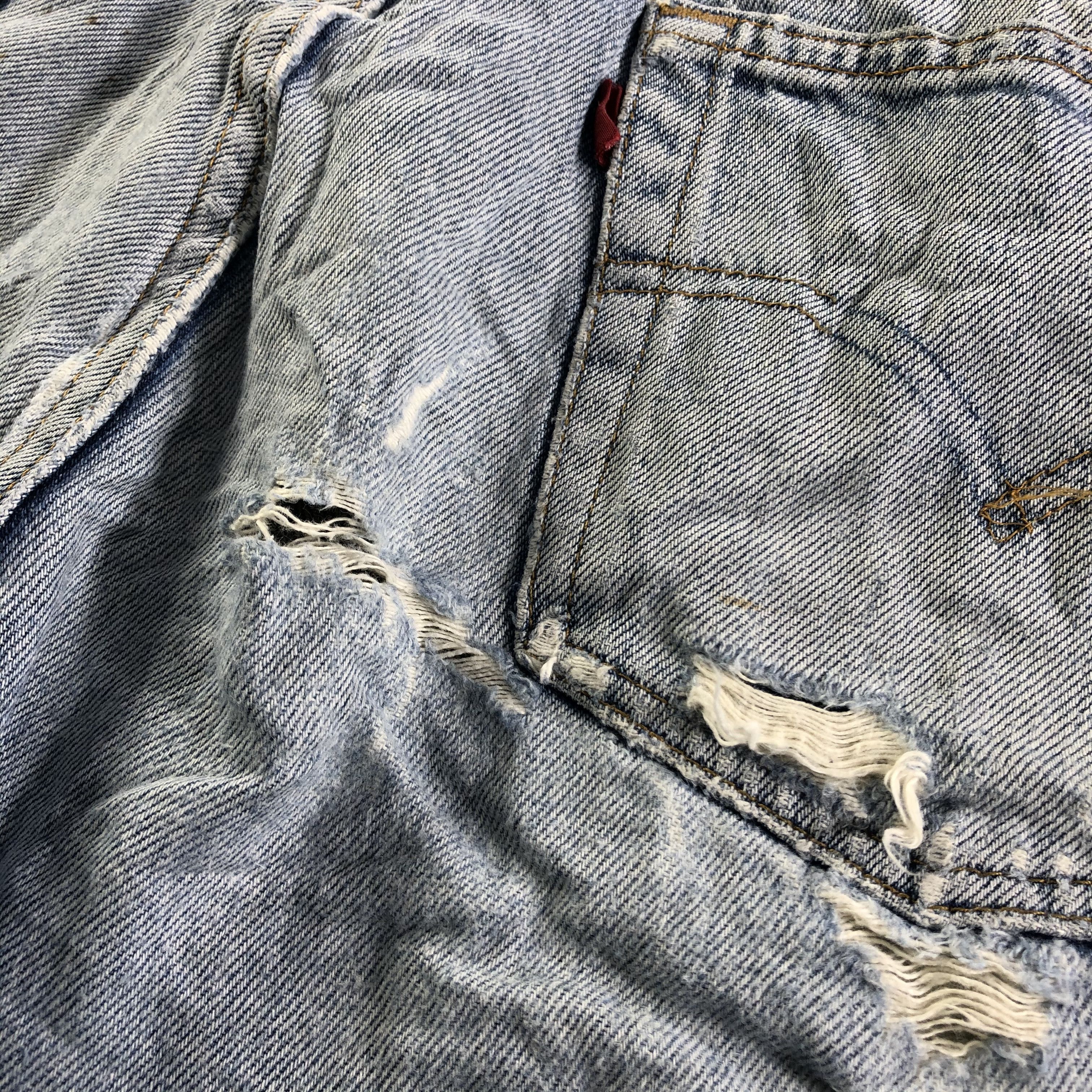Levi's × Vintage Vintage 90s Light Wash Levis 501 Jeans-J3906 Size US 32 / EU 48 - 5 Thumbnail