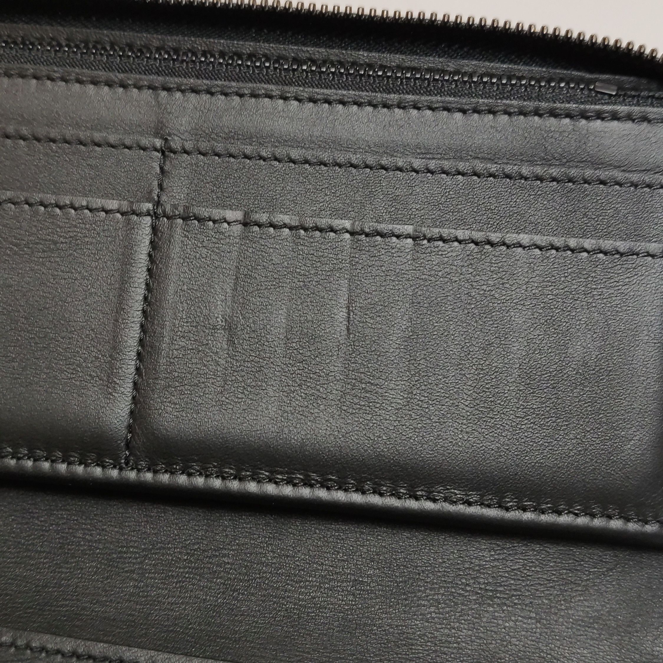Louis Vuitton Louis Vuitton (LV) Zippy leather embossed zip around wallet Size ONE SIZE - 5 Thumbnail