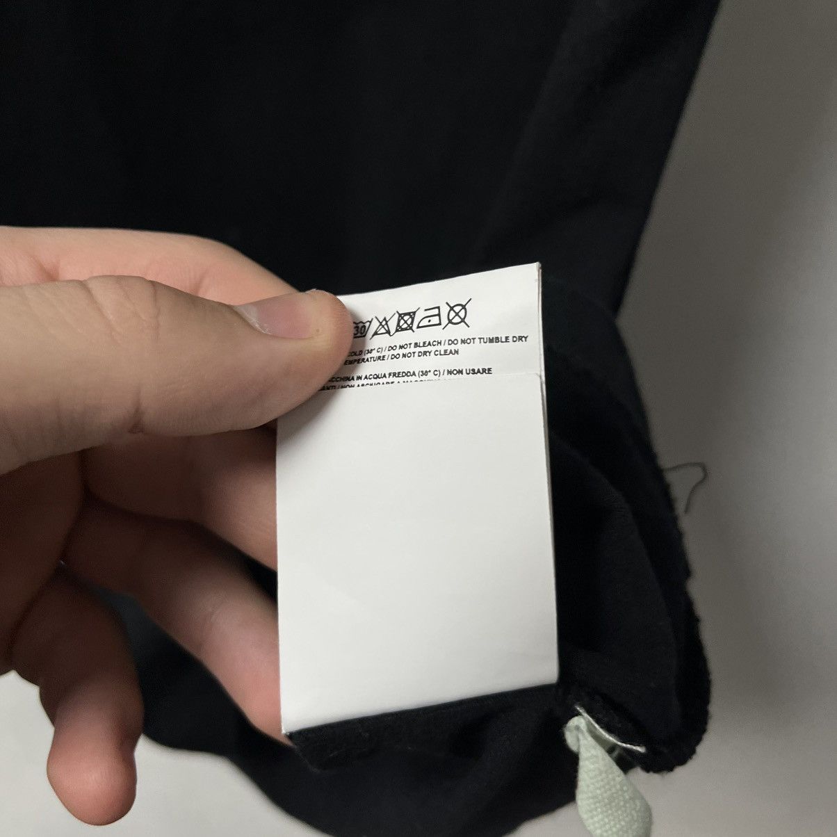 Off-White Off-White T-Shirt Big Logo Luxury Hype Rare Size S Size US S / EU 44-46 / 1 - 13 Thumbnail