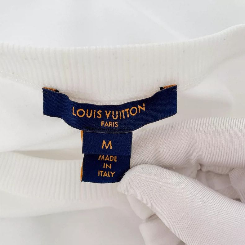 Louis Vuitton LOUIS VUITTON White leather logo T-shirt Size US M / EU 48-50 / 2 - 6 Thumbnail
