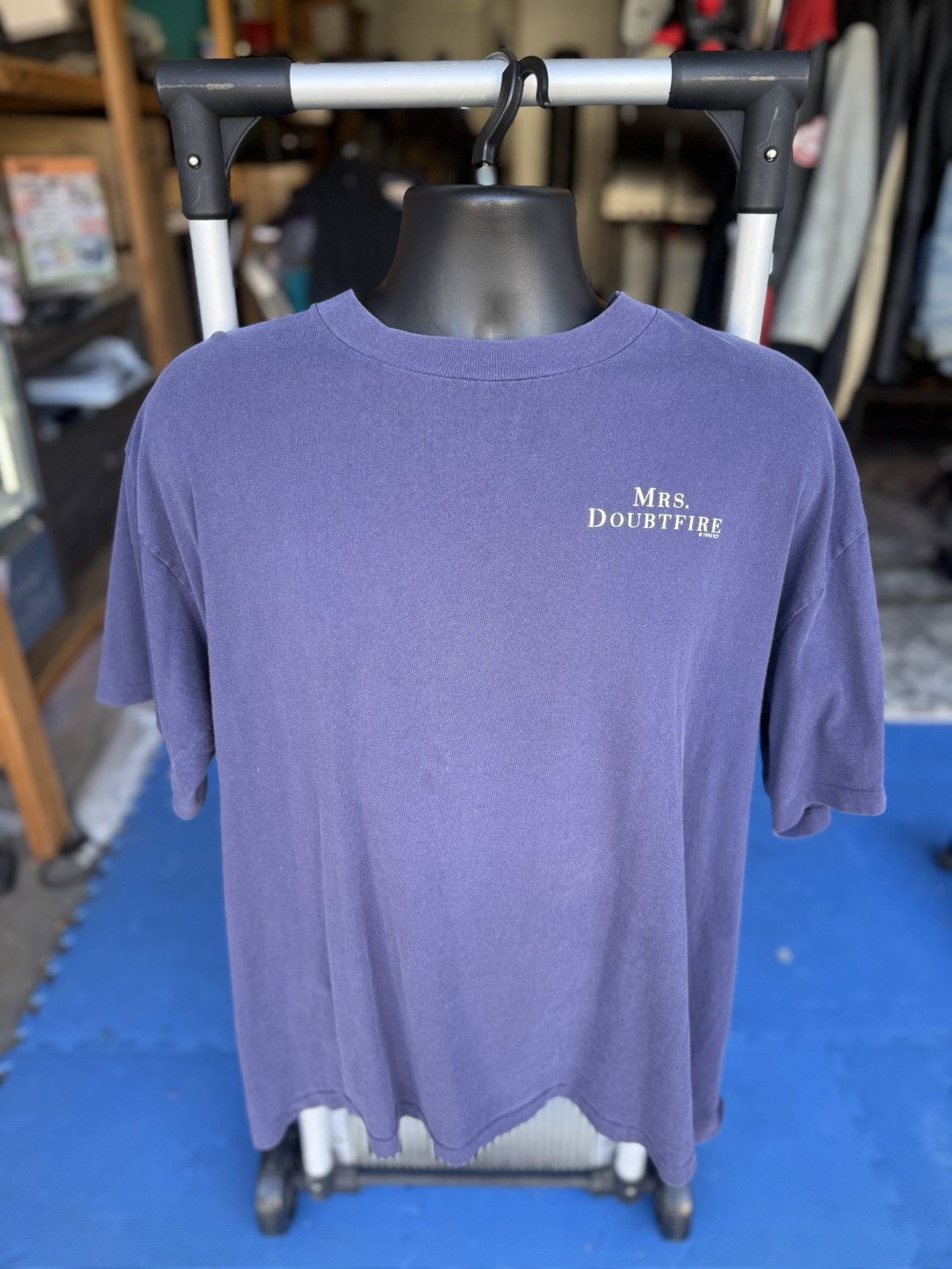 Vintage Vintage 1993 Mrs.Doubtfire Promo Shirt Size US XL / EU 56 / 4 - 1 Thumbnail