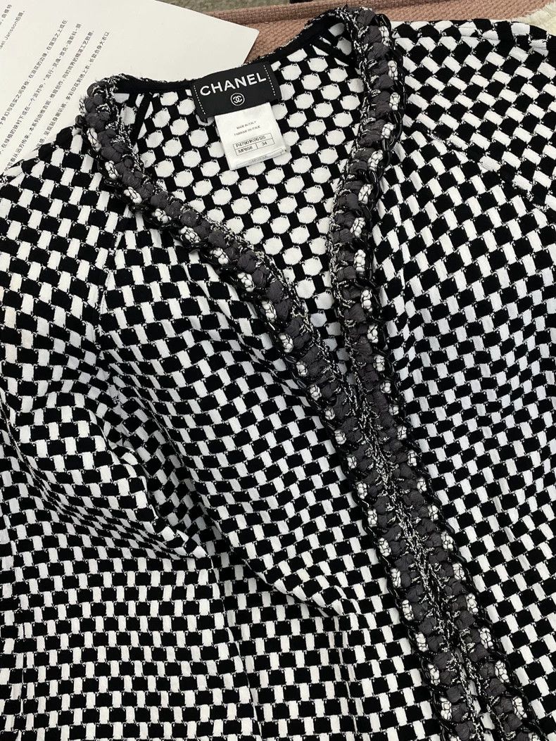 Chanel Chanel Black and white checkered chain knitted cardigan ja Size XXS / US 00 / IT 34 - 2 Thumbnail