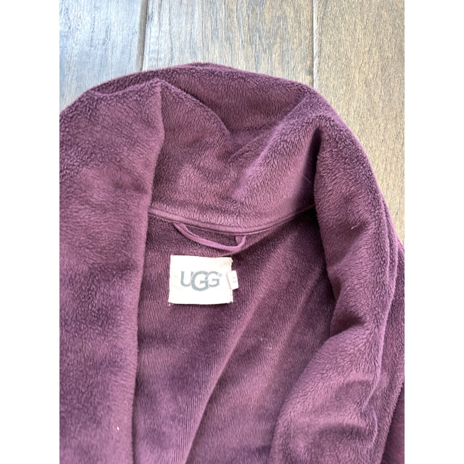 Ugg UGG Heavy Bathrobe Women's M Maroon Red Robe Women M Color Red Most Common Keywords 90s? None. Theme: None. Gender at end: Womens Size ONE SIZE - 2 Thumbnail