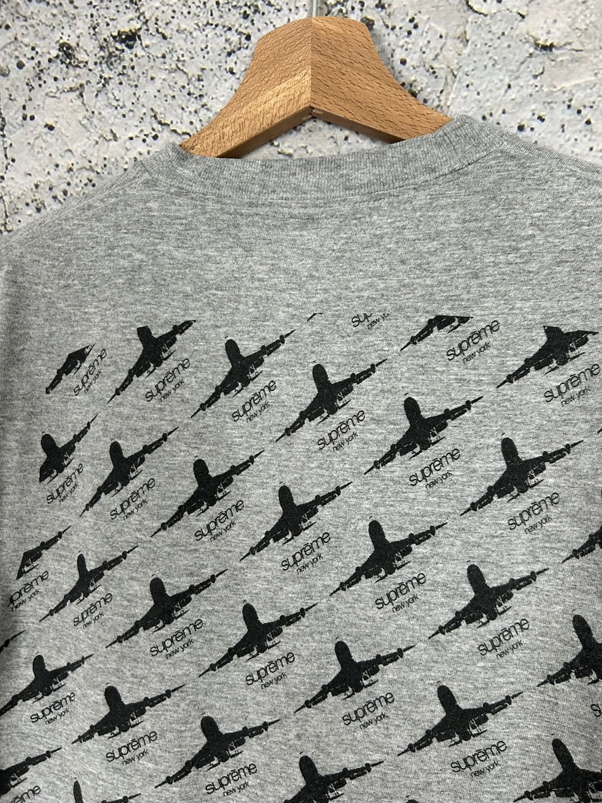 Supreme Supreme Planes Graphic Tee Hype Streetwear Vintage Size US S / EU 44-46 / 1 - 3 Thumbnail