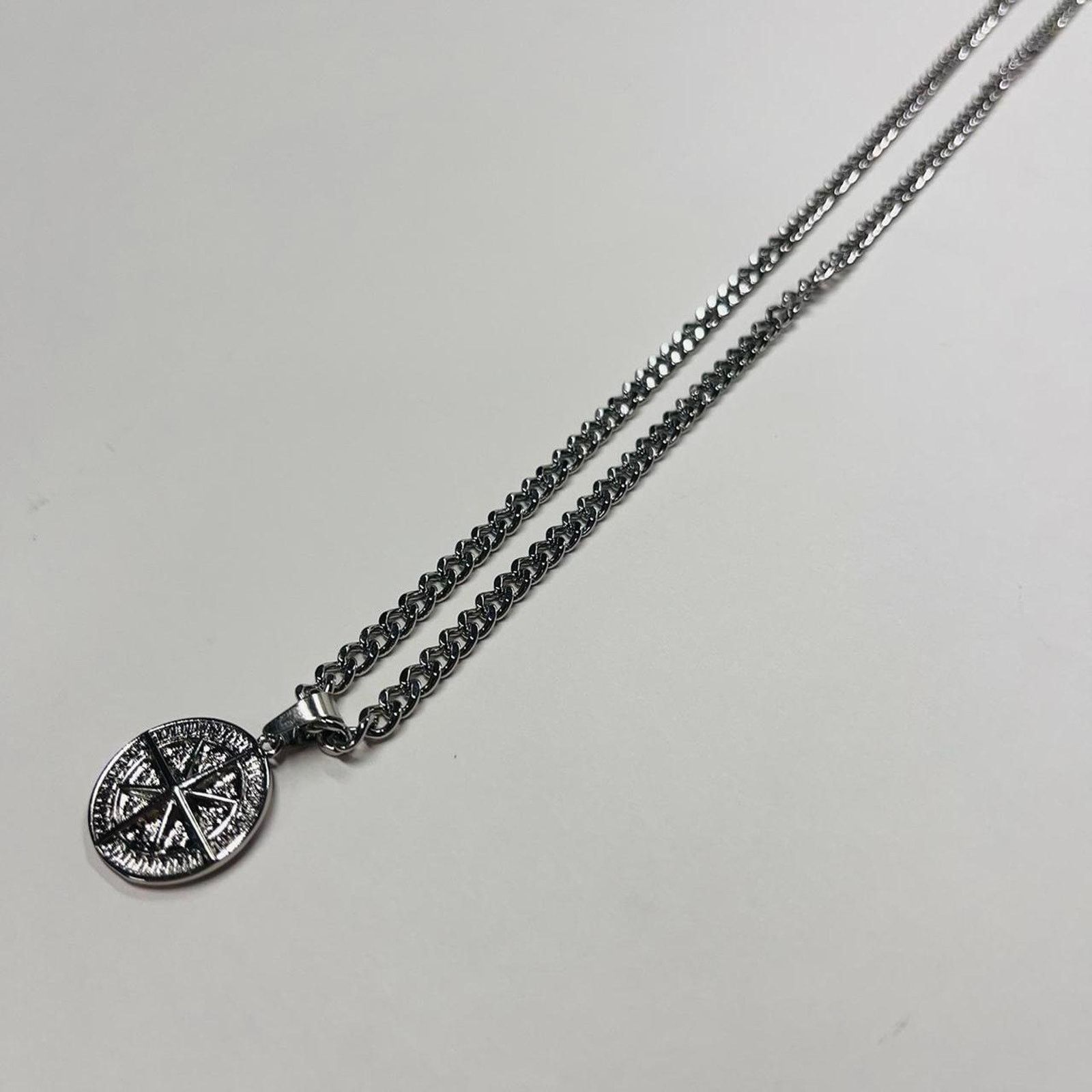 Vintage Y2k 2000s silver compass pendant necklace Size ONE SIZE - 7 Thumbnail