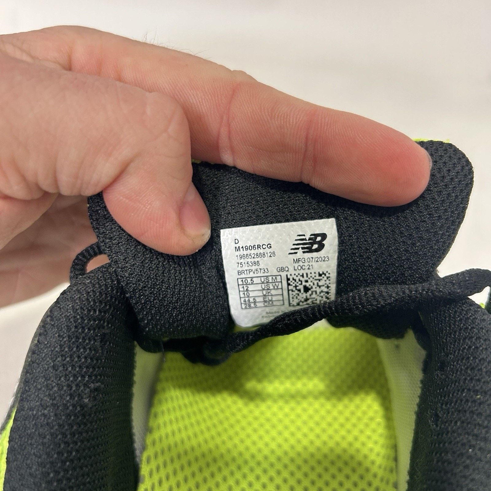 New Balance New Balance 1906R “Volt Black Silver” M1906RCG Size US 10.5 / EU 43-44 - 6 Thumbnail