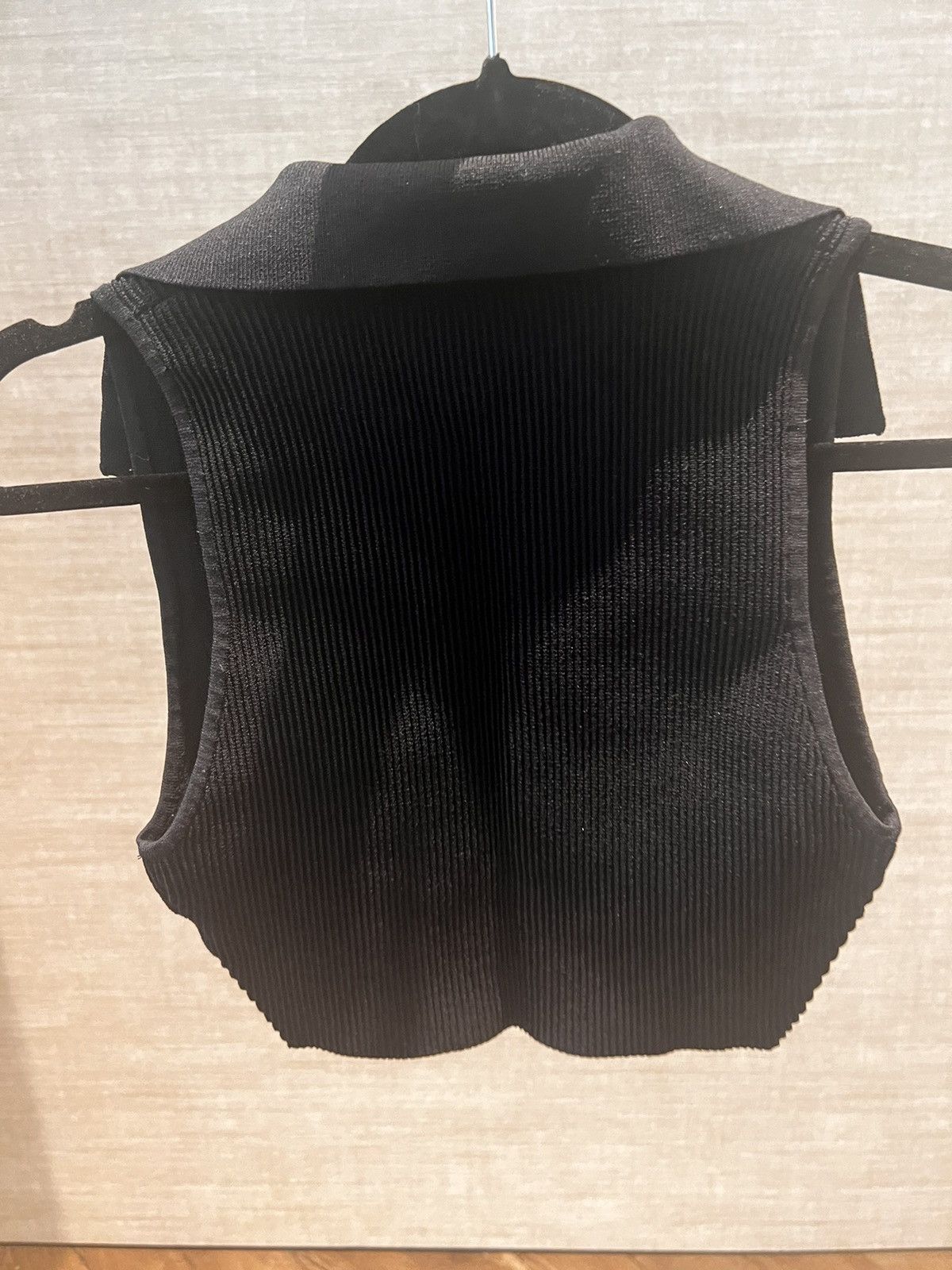 Aritzia Black crop top Size M / US 6-8 / IT 42-44 - 6 Thumbnail
