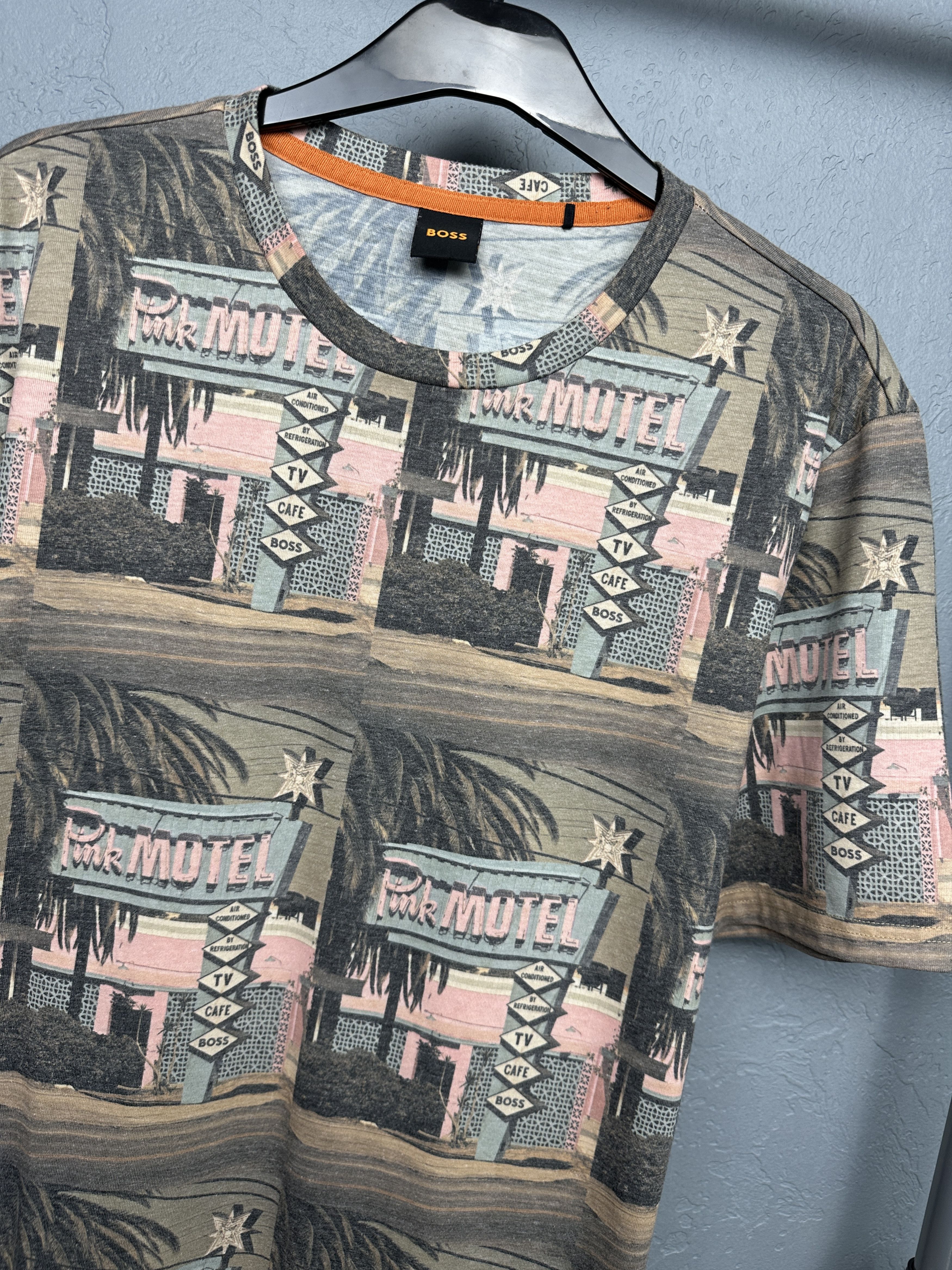 Hugo Boss Hugo Boss Mens Overprint Crew Neck T-Shirt Size US L / EU 52-54 / 3 - 2 Thumbnail