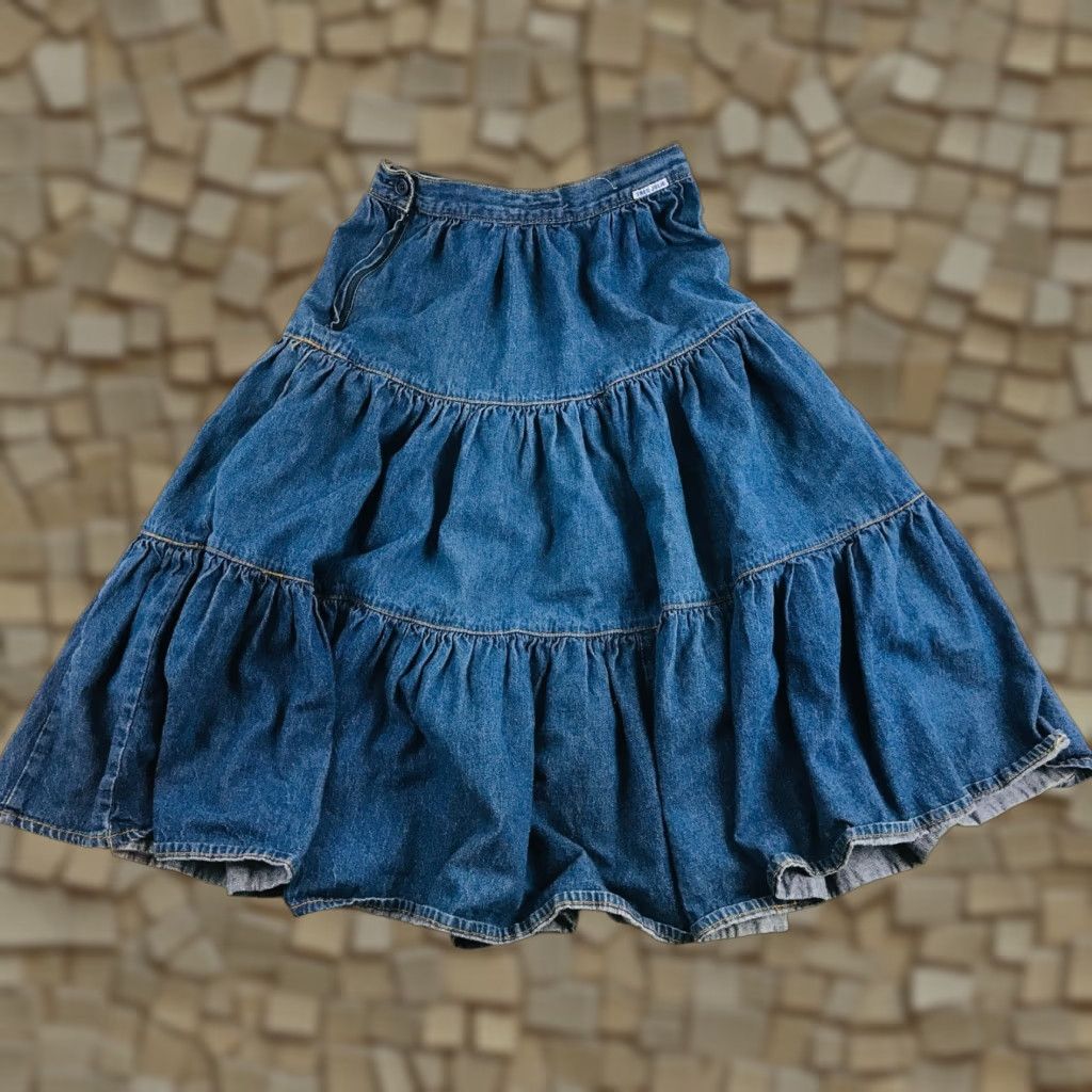 Vintage Tres Jolie Skirt Women's Size 9/10 Blue Denim Midi Swing Boho Buttoned Zip Side Size 30" / US 8 / IT 44 - 1 Thumbnail
