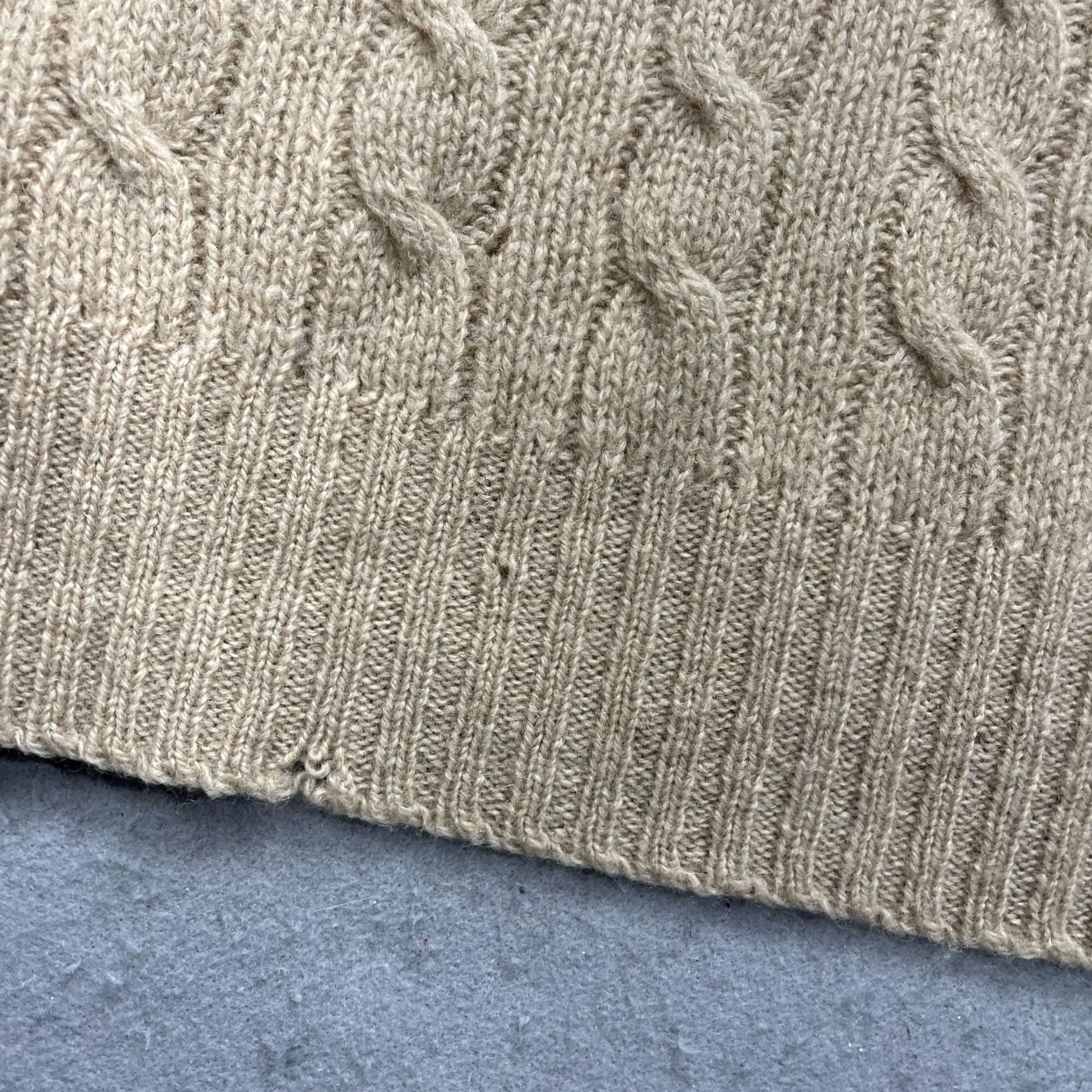Brooks Brothers VINTAGE Brooks Brothers Sweater Mens 46 Brown Beige Cable Knit Wool Crew Neck Pullover Regular Size 46 UK Brown Mens 46 Cable-Knit Wool Classic Preppy Size US XXL / EU 58 / 5 - 3 Thumbnail