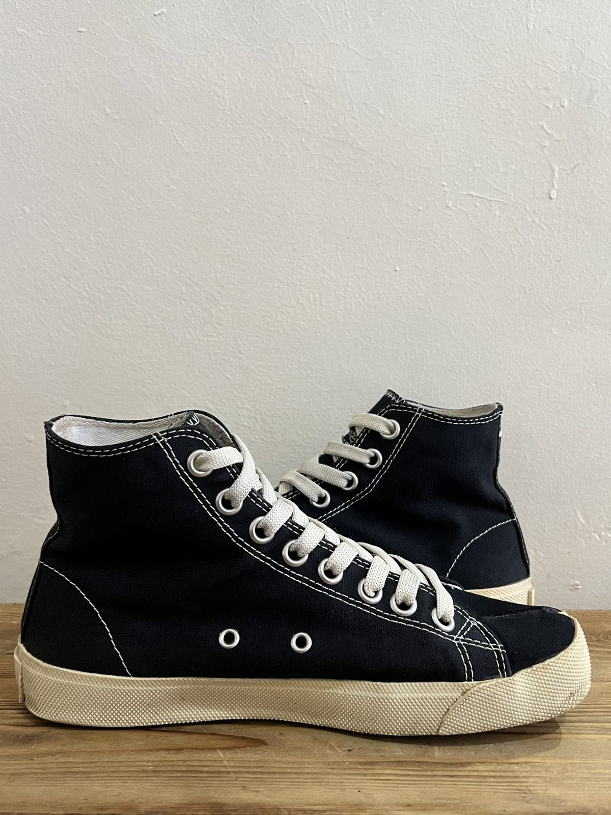 Maison Margiela Maison Margiela Canvas Tabi Hightop Sneakers Size US 7 / IT 37 - 7 Thumbnail