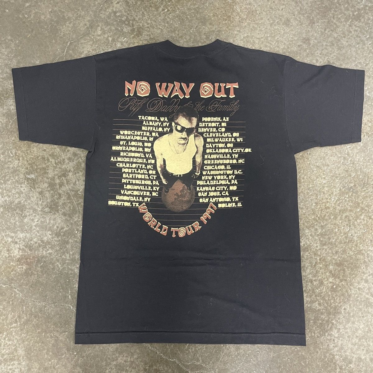 Vintage 1997 Puff Daddy And the Family No Way Out Tour Tee Size US L / EU 52-54 / 3 - 4 Thumbnail
