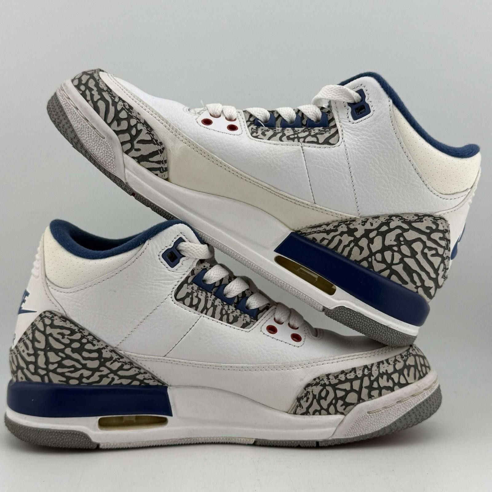 Jordan Brand Air Jordan 3 Retro OG BG White/Fire Red-True Blue 4.5Y Size US 5 / EU 37 - 7 Thumbnail