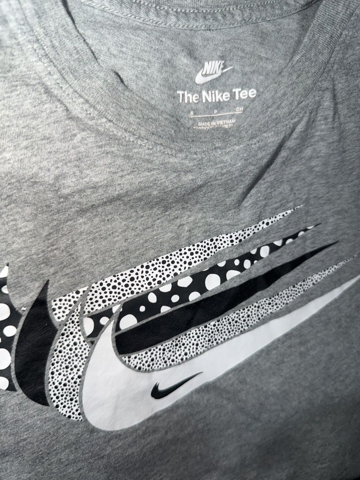 Nike The Nike tee multi swoosh t-shirt grey men’s small Size US S / EU 44-46 / 1 - 4 Thumbnail