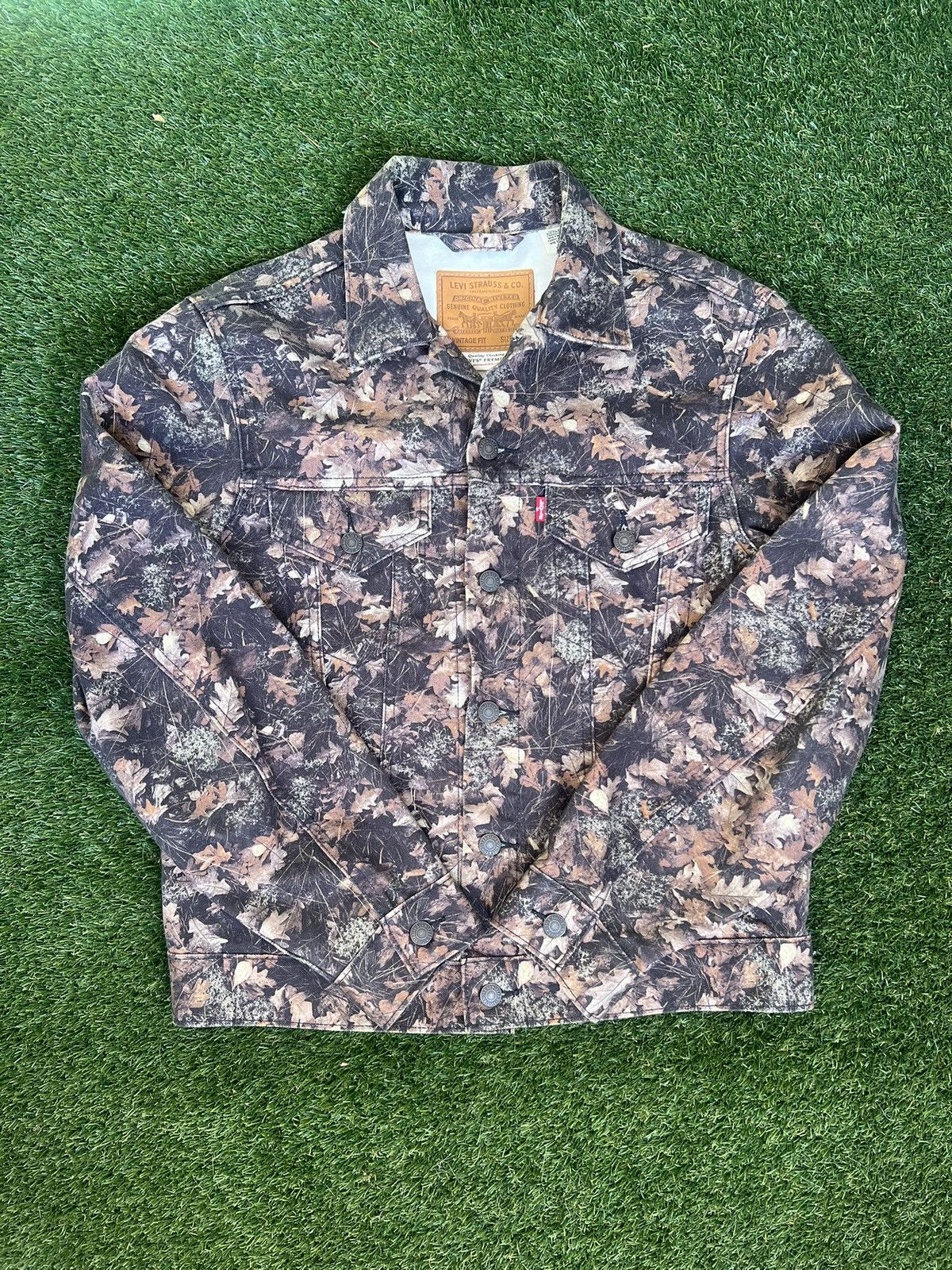 Levi's Levis Camo Leaf Trucker Jacket Size S Premium Vintage Size US S / EU 44-46 / 1 - 1 Thumbnail