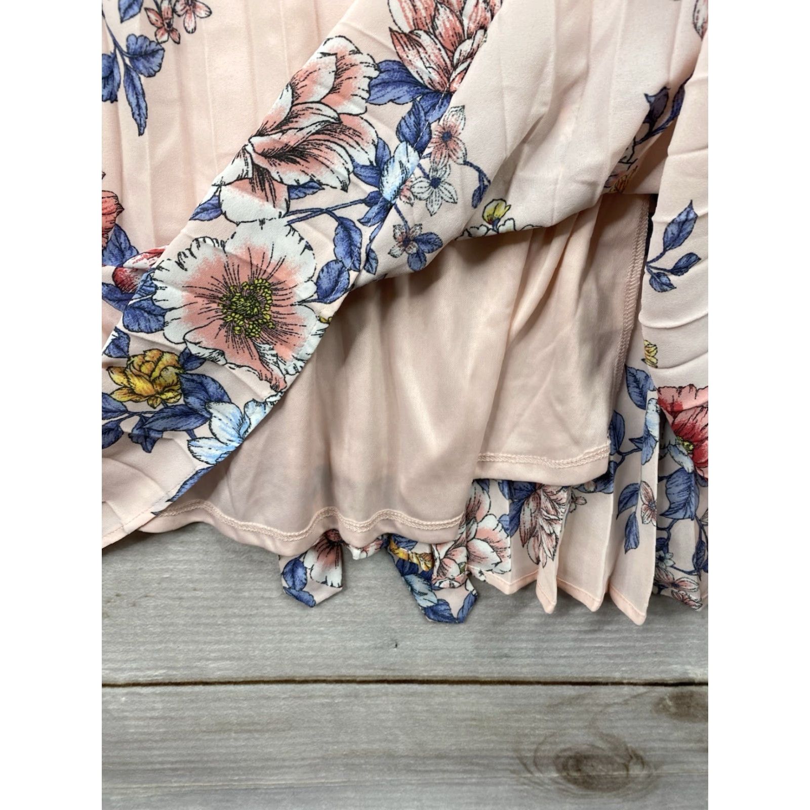 Vintage VINTAGE Thirty/Thirty LA Dress Shirt Womens S Pink Floral Pleated A-Line Sleeveless V-Neck Midi 90s Event Party Wedding Flower Size S / US 4 / IT 40 - 6 Thumbnail