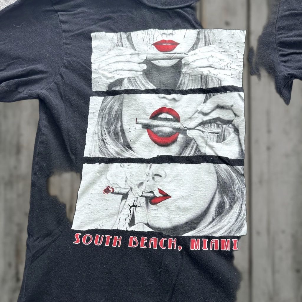 Vintage VINTAGE South Beach Miami Shirt Mens Small Black Smoking Lips Graphic Tee Souvenir Size US S / EU 44-46 / 1 - 1 Thumbnail