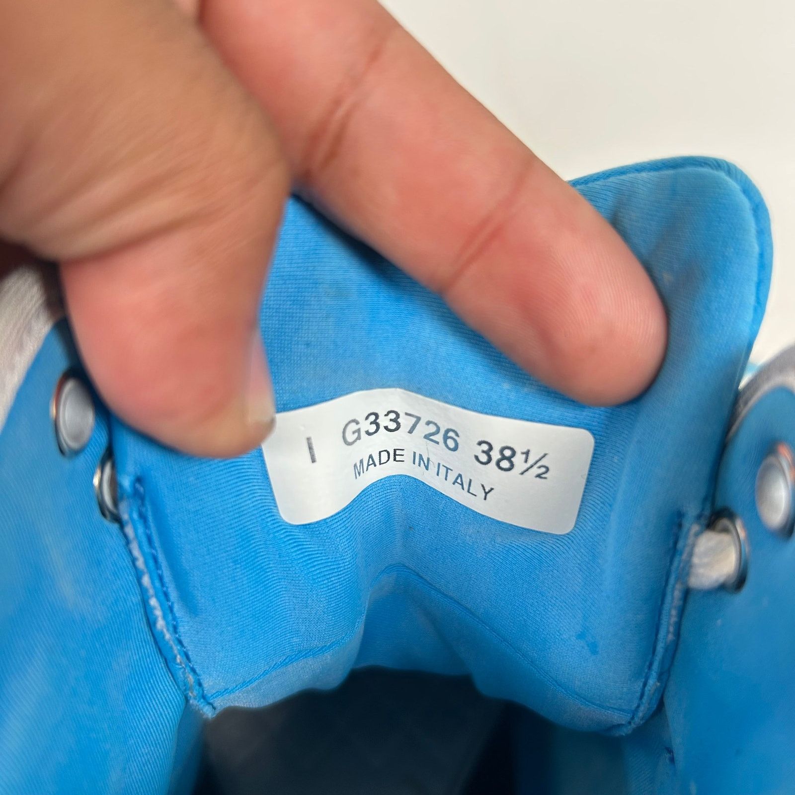 Chanel Chanel White/Blue Interlocking CC High-Top Sneaker Size 38.5 Size US 8 / IT 38 - 7 Thumbnail