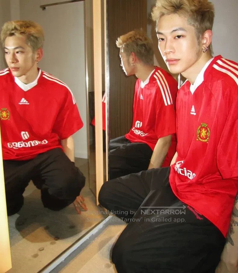 Balenciaga Balenciaga Manchester United Jersey Size US S / EU 44-46 / 1 - 8 Thumbnail