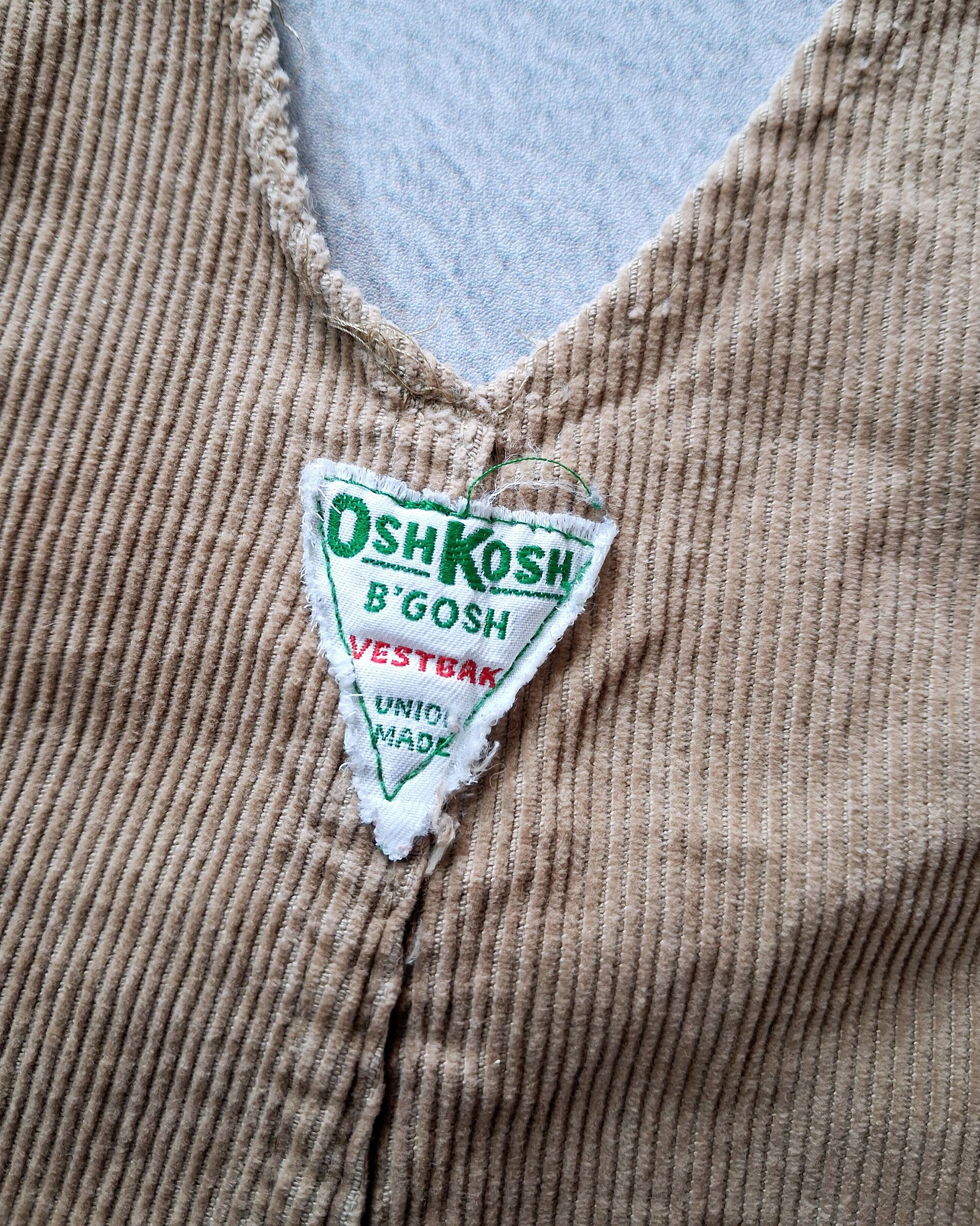 Oshkosh OSHKOSH BGOSH VESTBAK GREEN BRASS BUTTON CORDUROY OVERALLS Size US 37 - 16 Thumbnail
