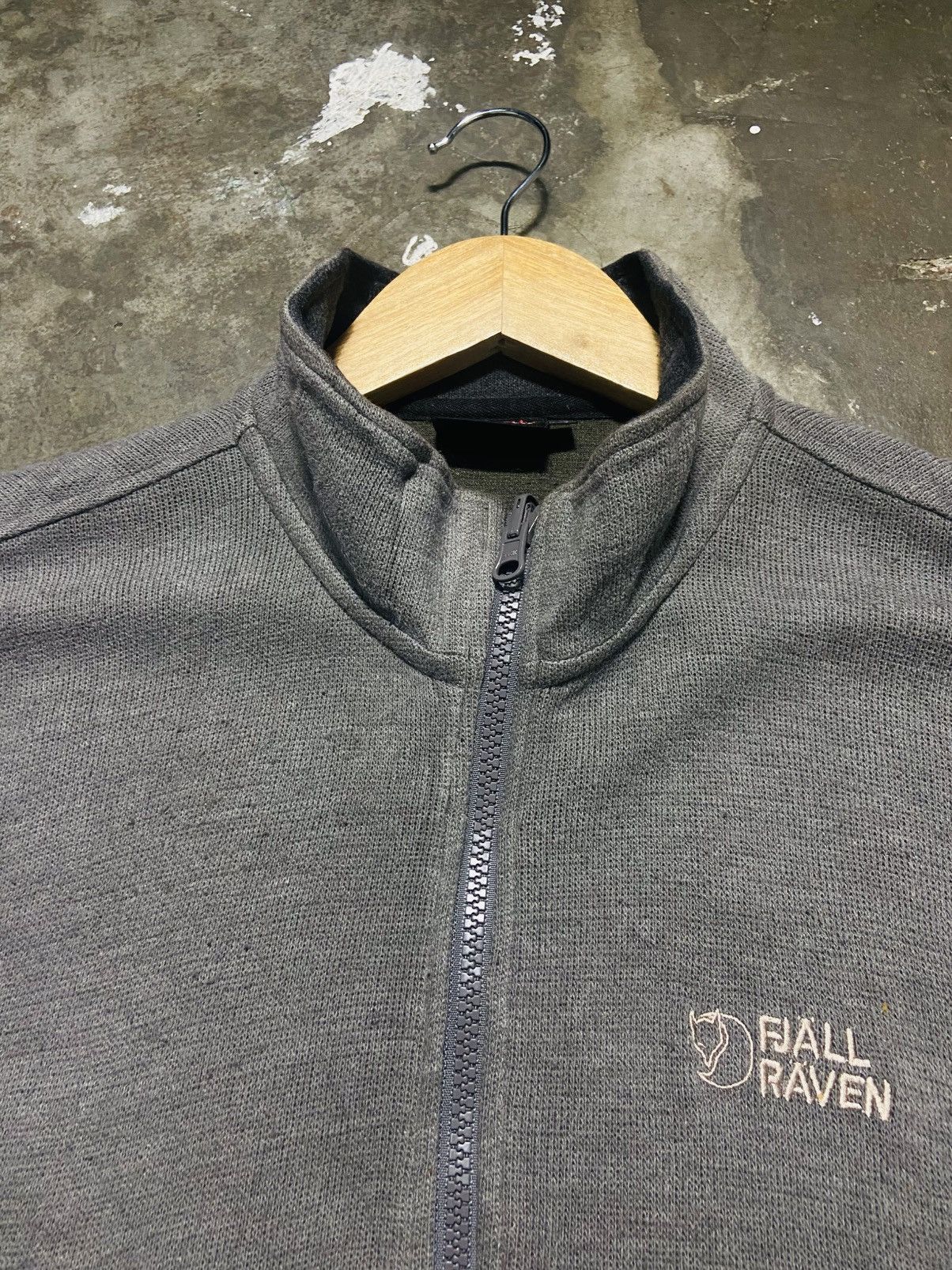 Fjallraven Vintage Fjallraven Zipper Sweatshirt Size US L / EU 52-54 / 3 - 10 Thumbnail