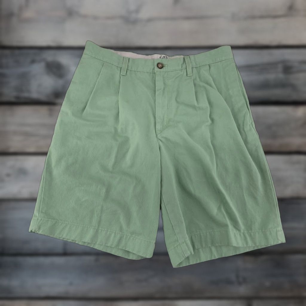 Izod IZOD Saltwater Shorts Mens 32 Green Stretch 9 Inch Chino Mens Regular Green Short Sizing 9 Inseam Vintage: No Size US 32 / EU 48 - 1 Thumbnail
