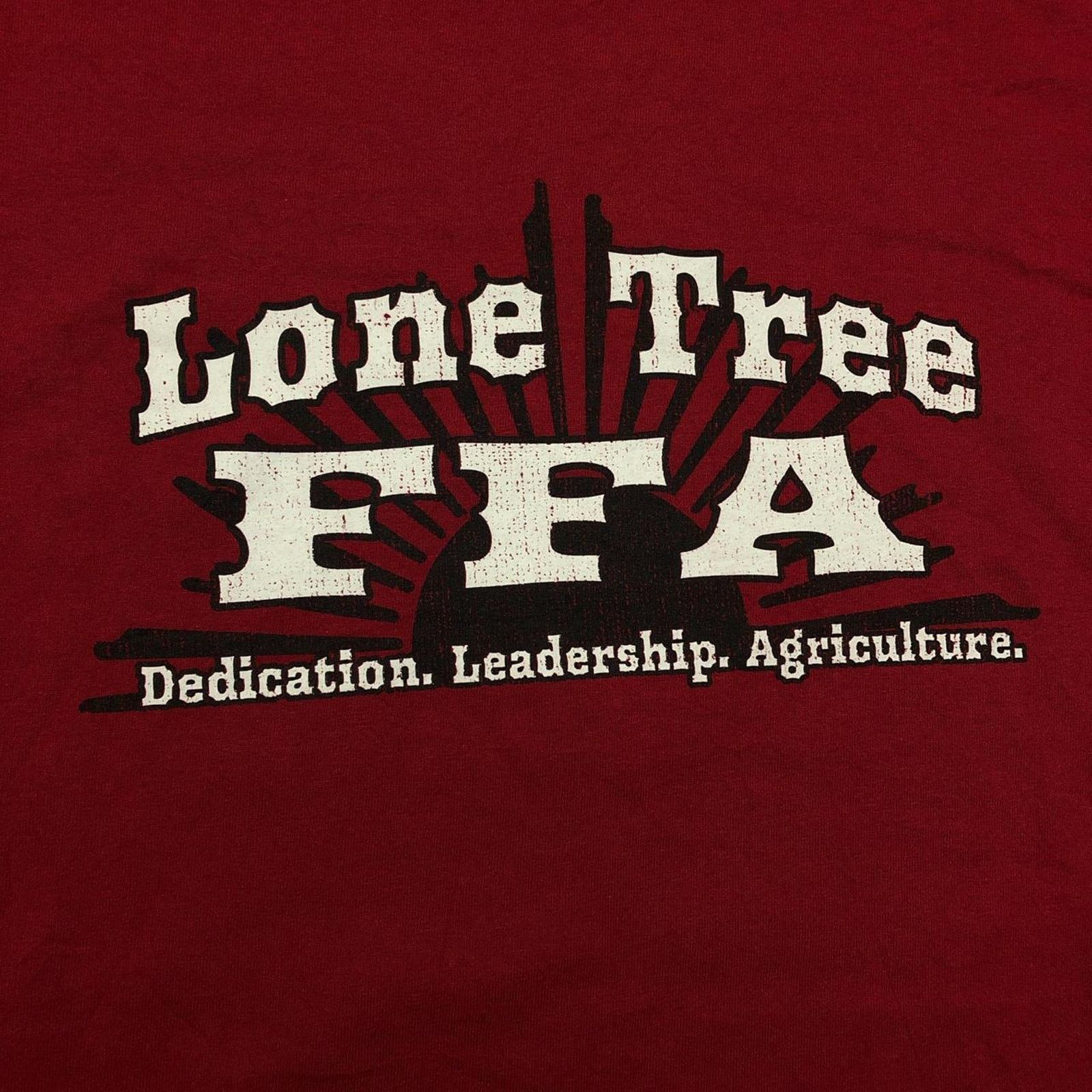 Gildan Burgundy Lone Tree FFA Graphic Tee Size US XXL / EU 58 / 5 - 2 Thumbnail