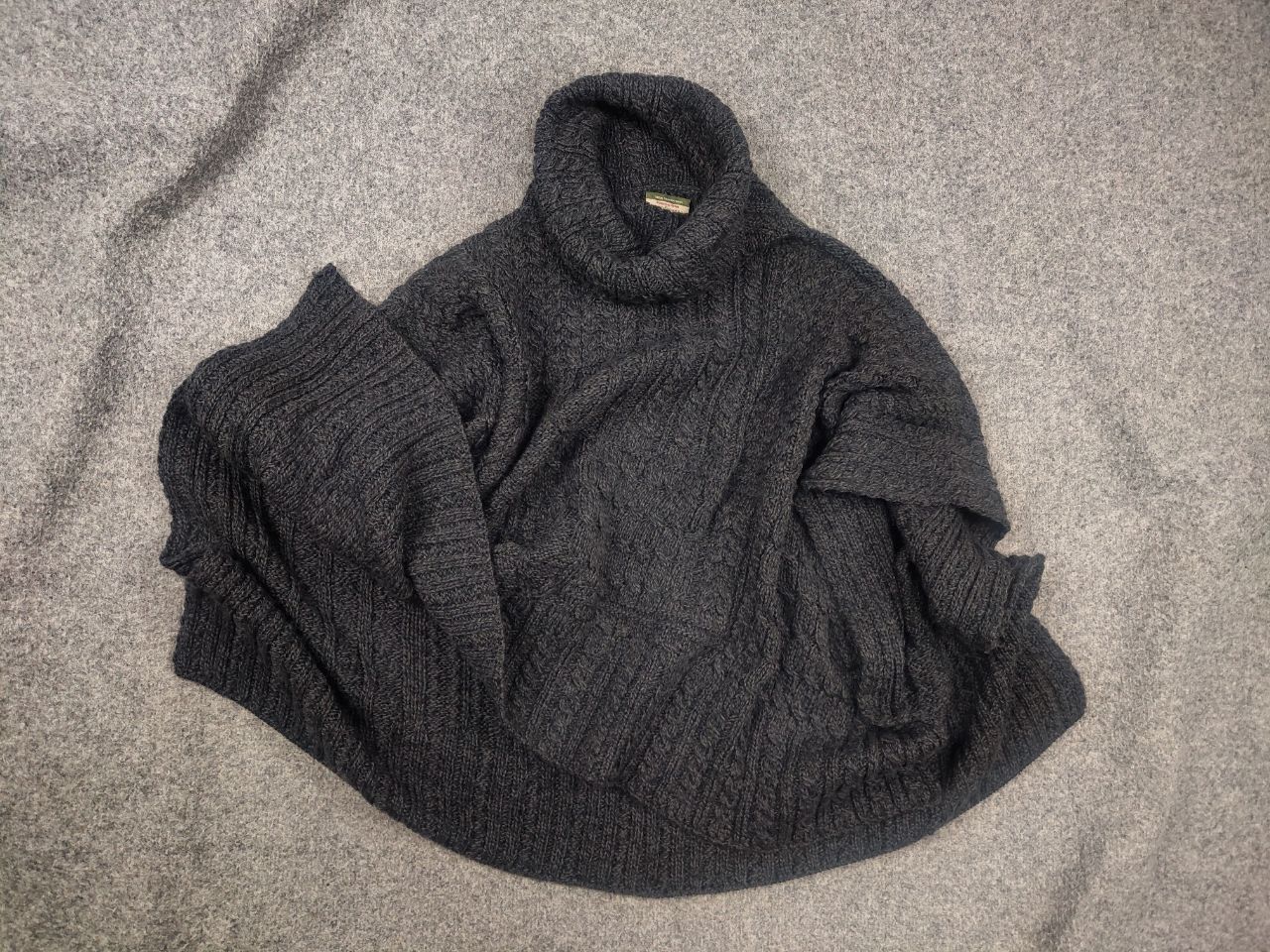 Carraig Donn Carraig Donn Ireland Merino Wool Knit turtleneck poncho Size ONE SIZE - 2 Thumbnail