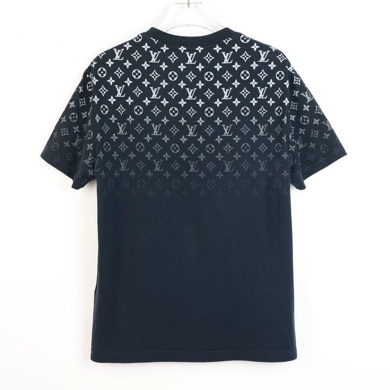 Louis Vuitton Louis Vuitton Dark Blue short sleeves Size US M / EU 48-50 / 2 - 5 Thumbnail